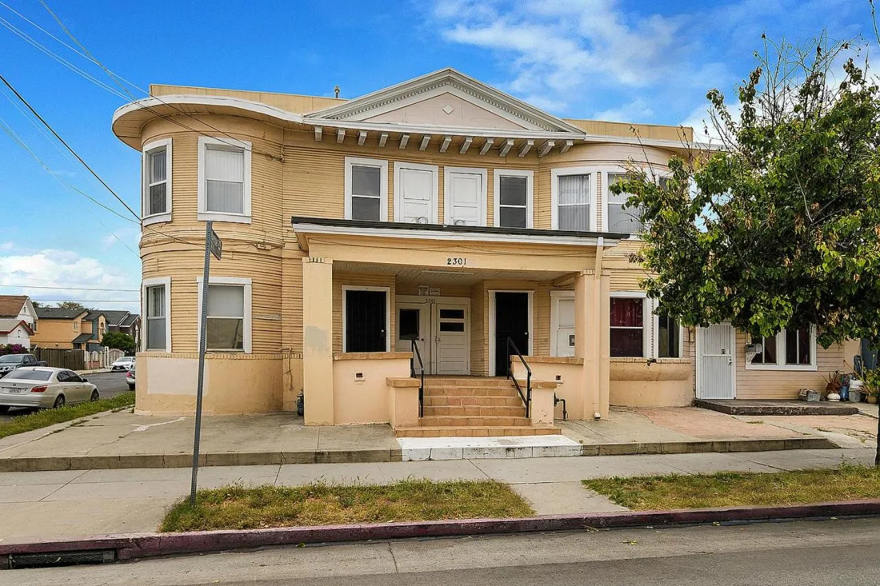 Pads on Pasadena Ave