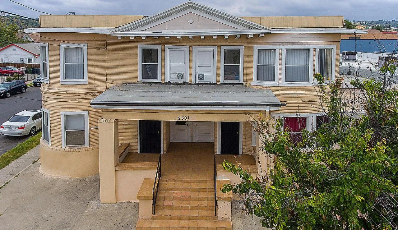 Pads on Pasadena Ave