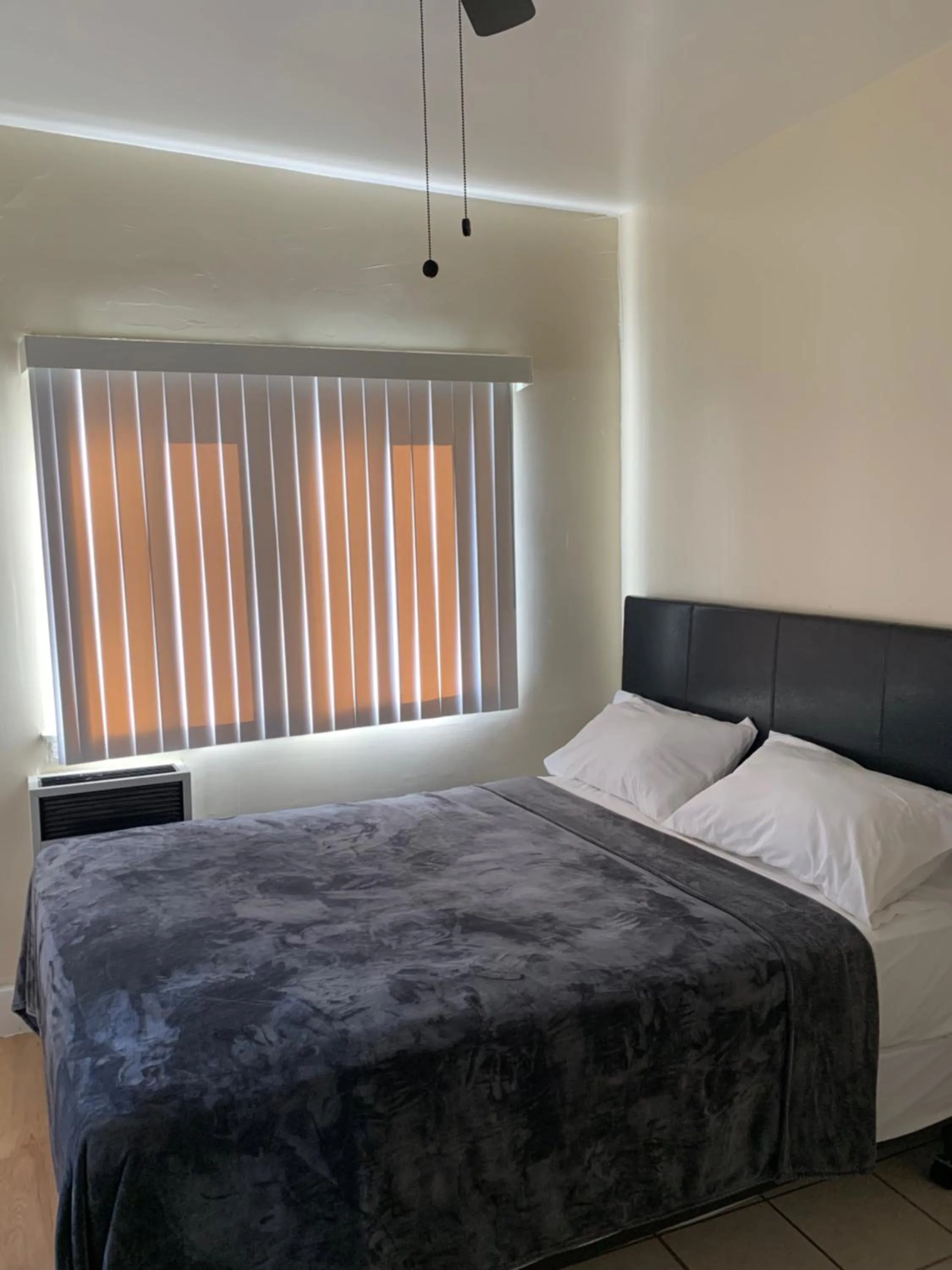 Bed in Pads on Pasadena Ave