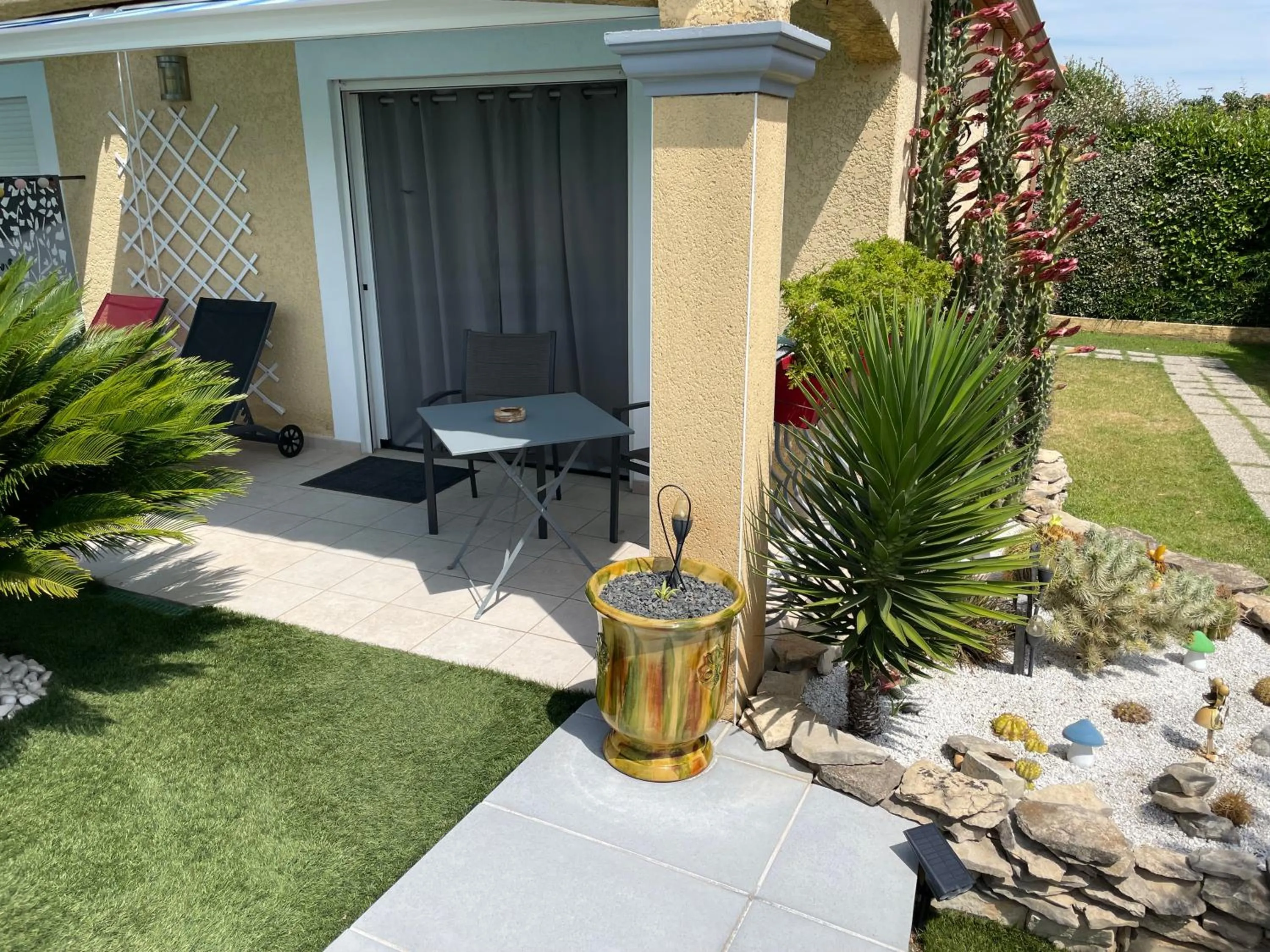 Photo of the whole room in Chambre avec charme