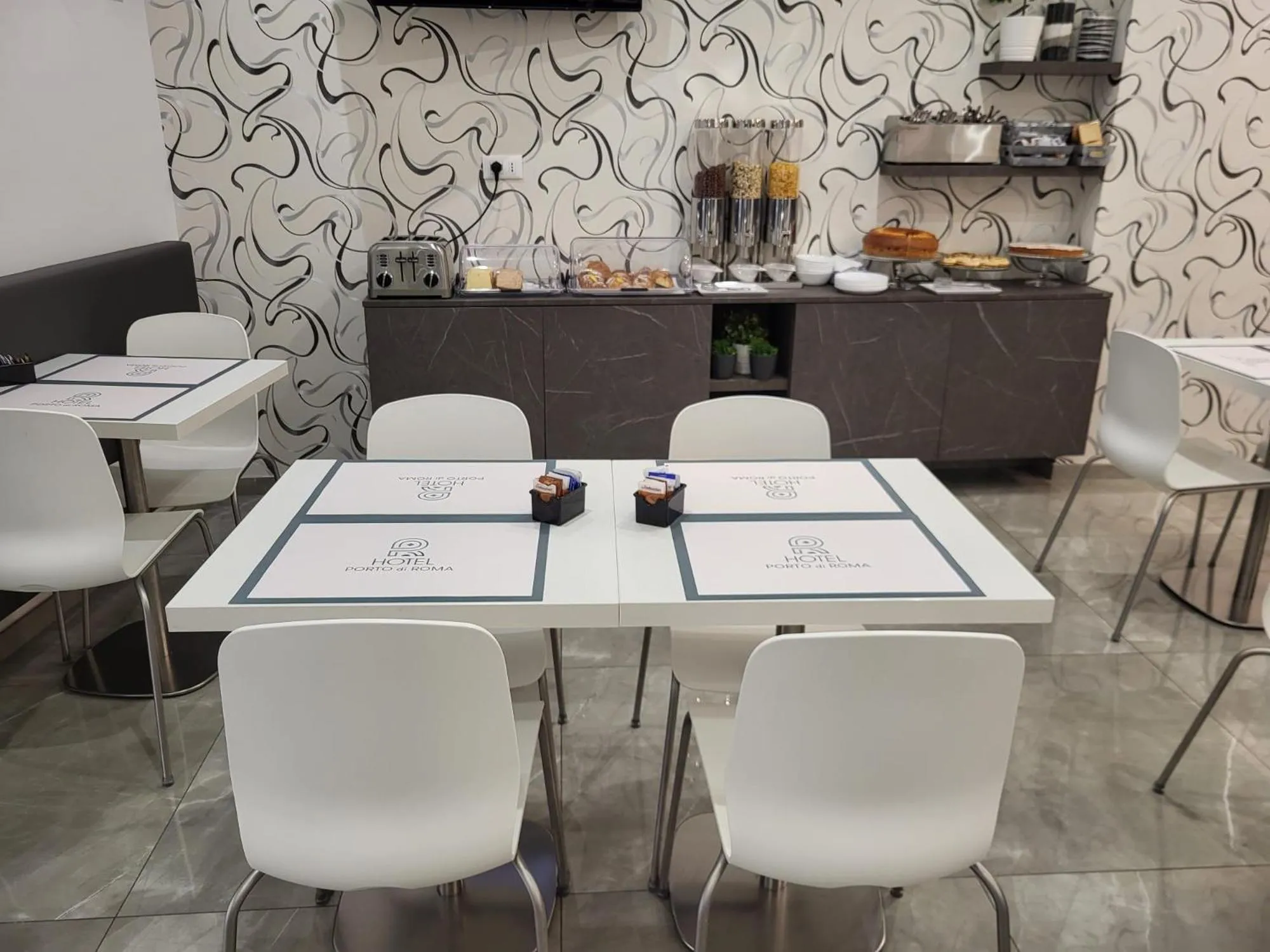 Continental breakfast in Hotel Porto Di Roma