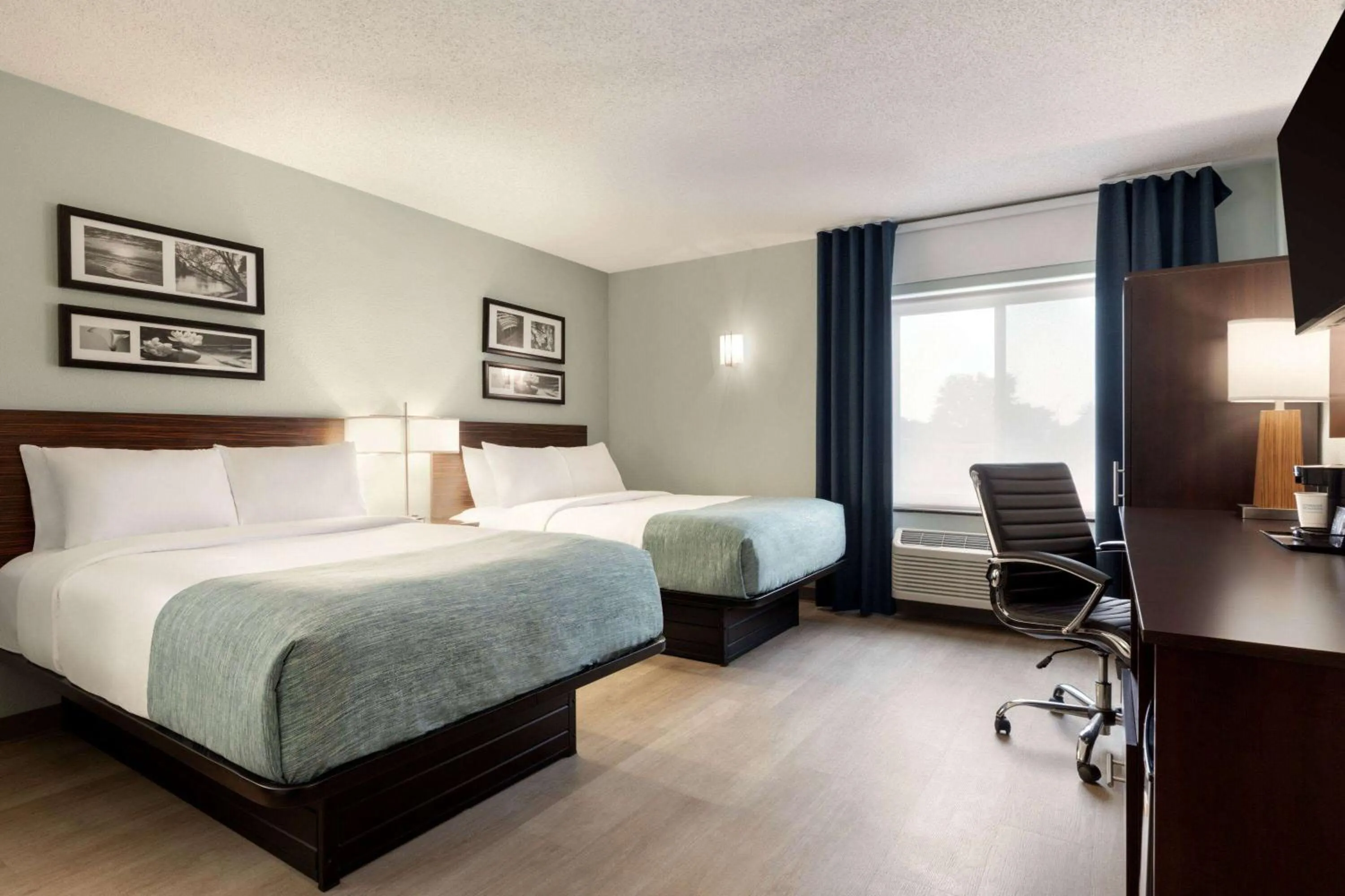 Photo of the whole room, Bed in Wingate by Wyndham Salisbury