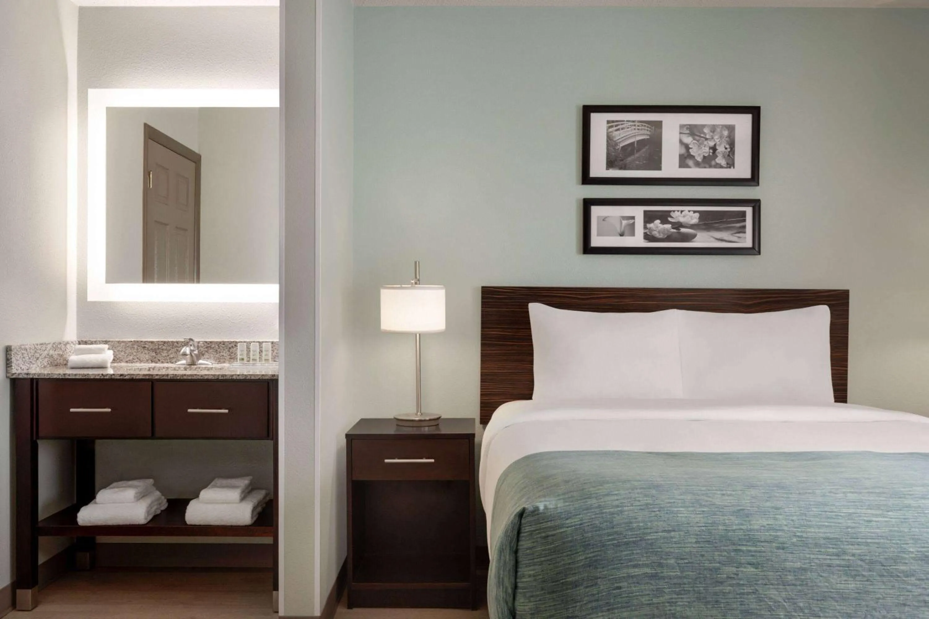 Photo of the whole room, Bed in Wingate by Wyndham Salisbury