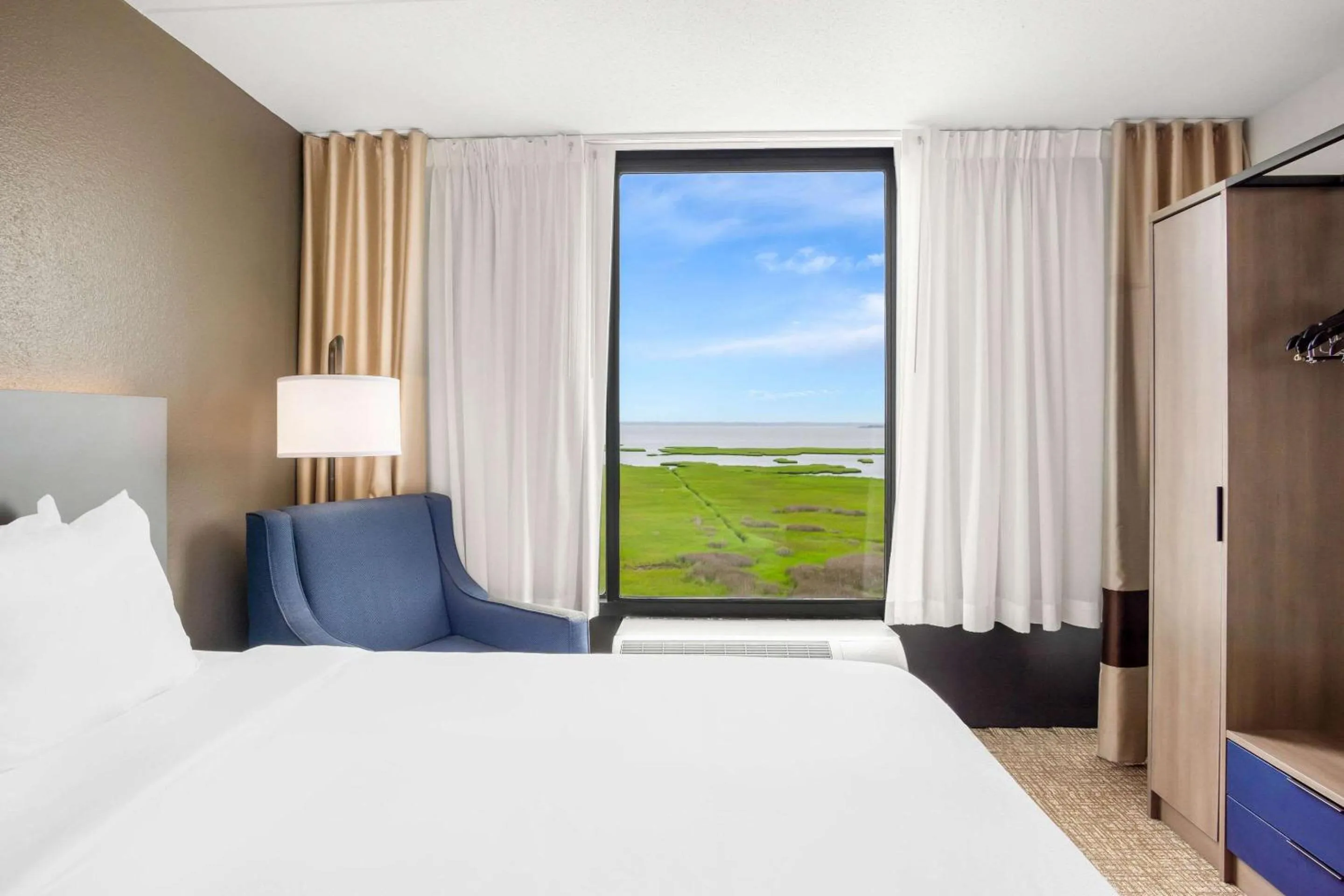 Bedroom, Bed in Comfort Inn Gold Coast