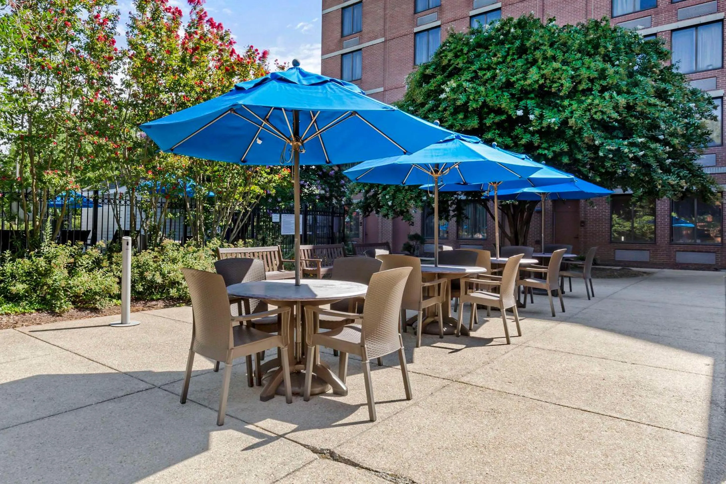 Swimming pool in Comfort Inn Conference Center