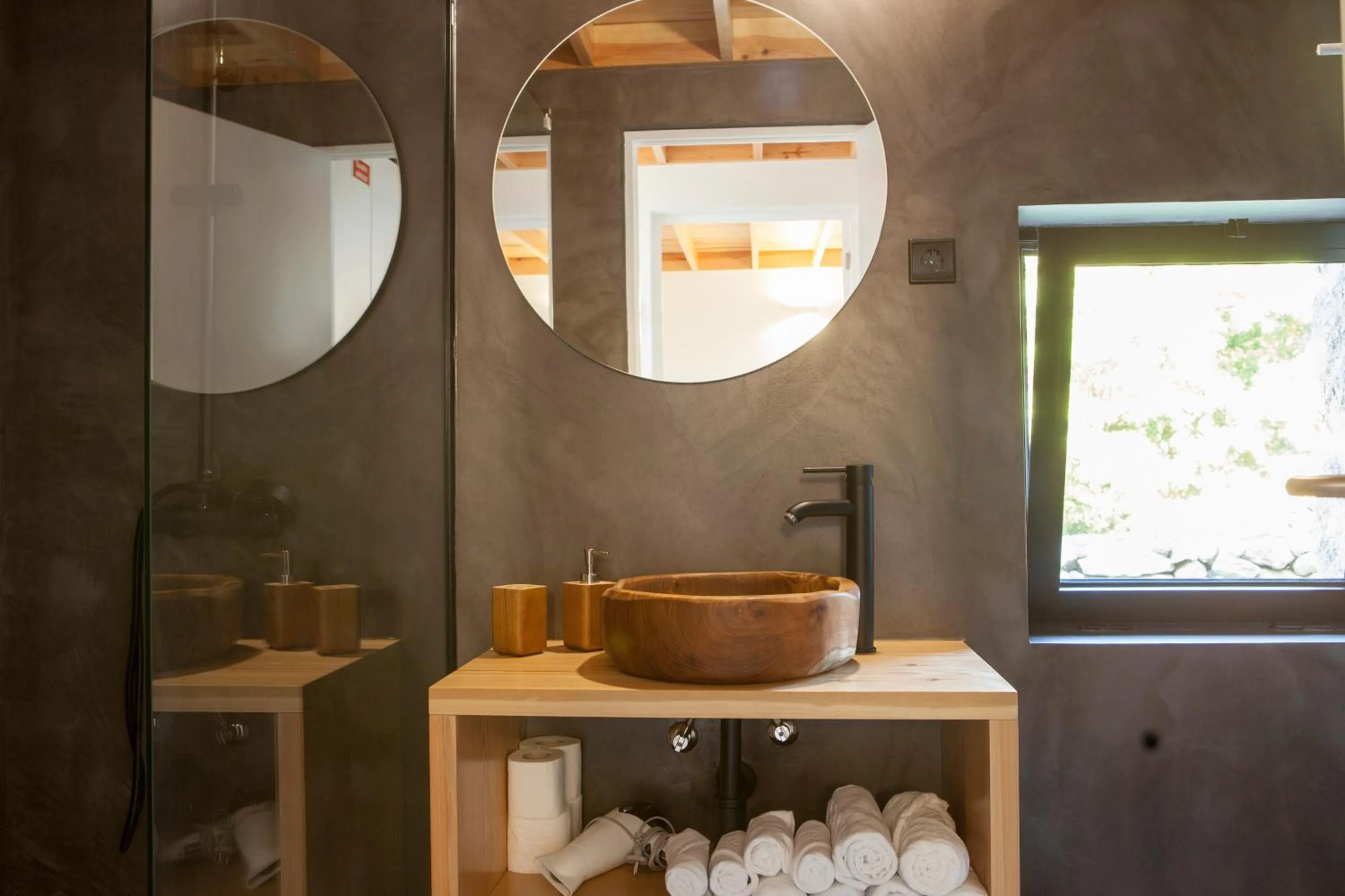 Shower in Caparica Azores Ecolodge