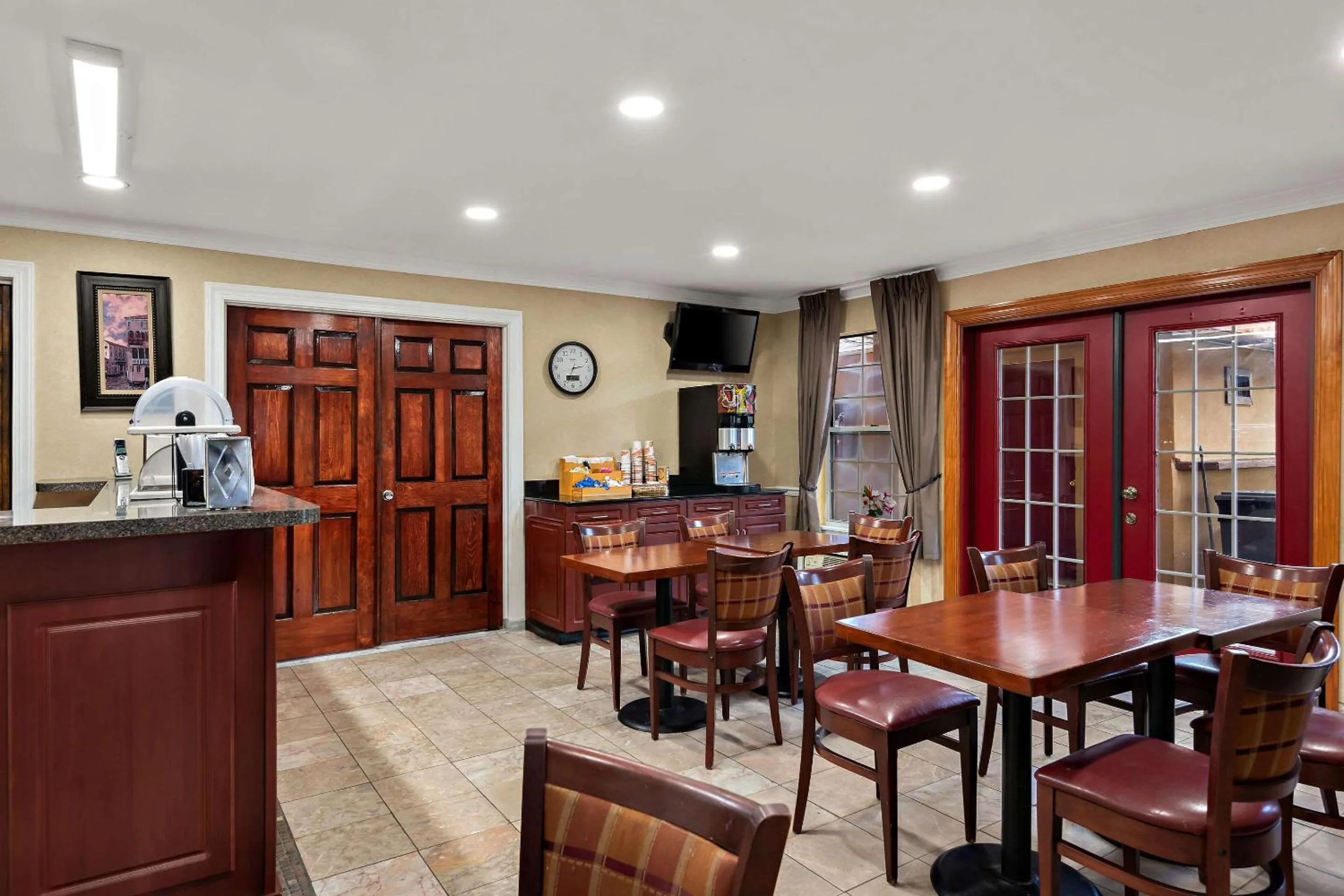 Breakfast in Econo Lodge Princess Anne