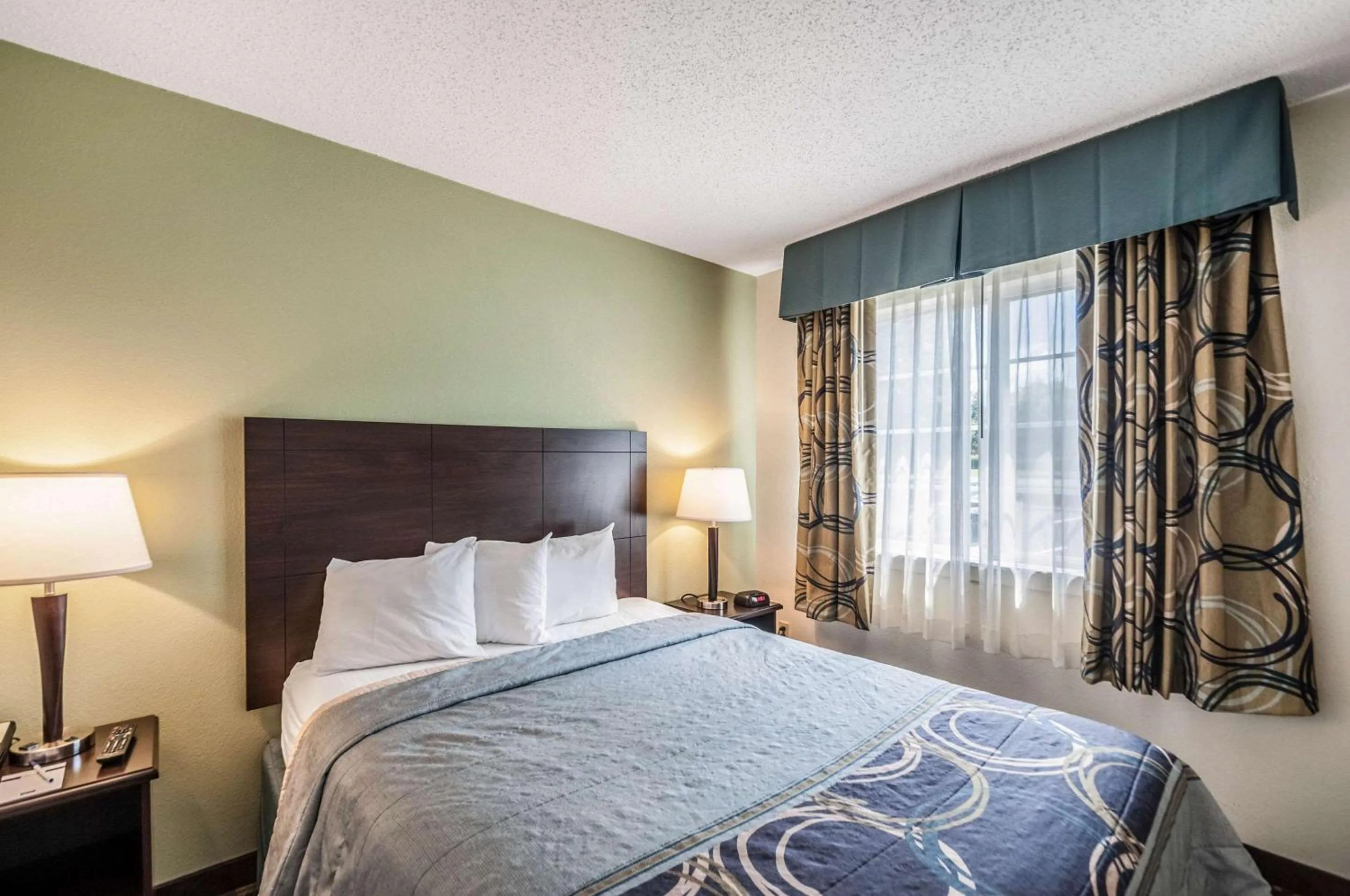 Photo of the whole room in MainStay Suites Frederick