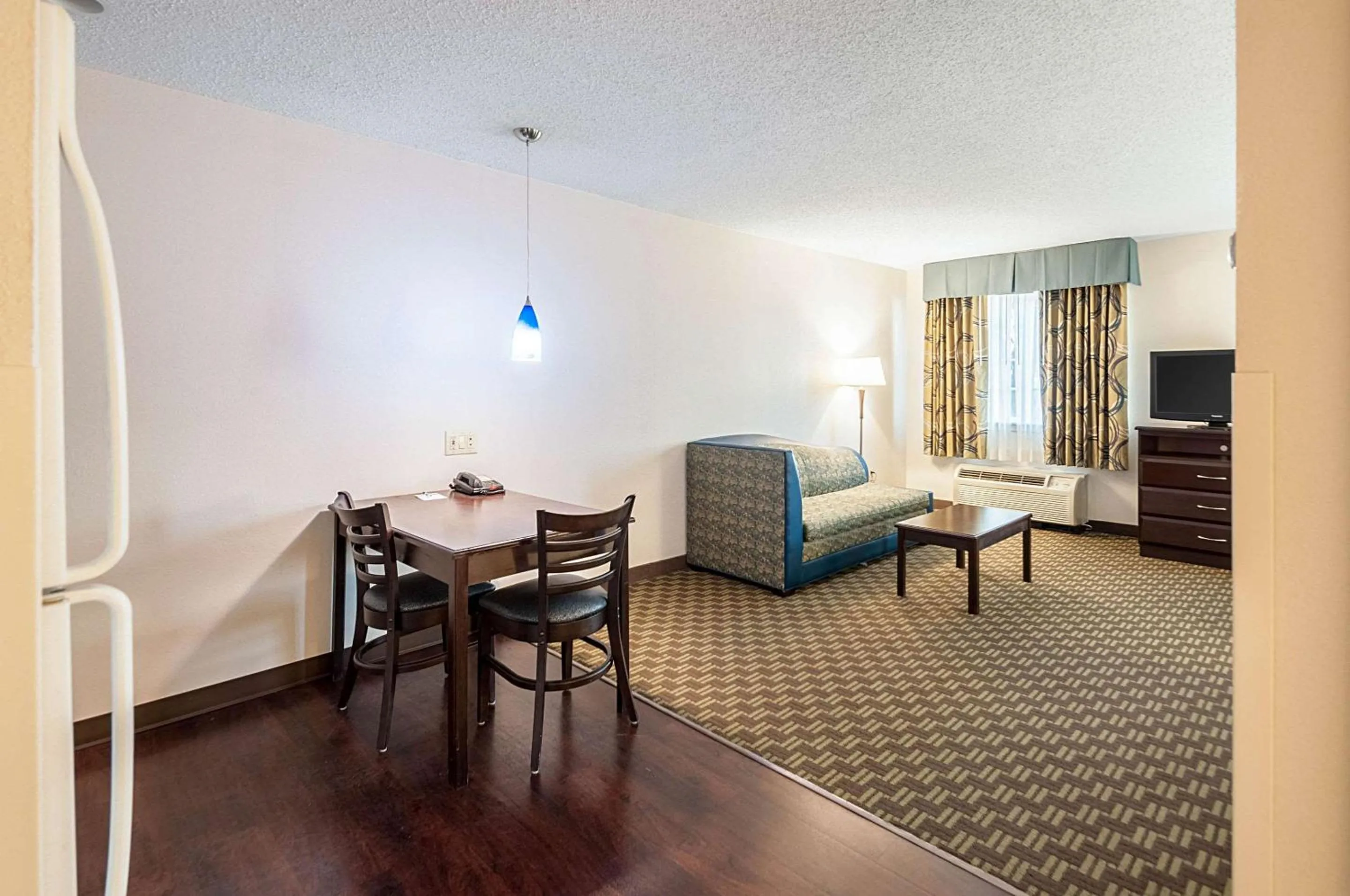 Photo of the whole room in MainStay Suites Frederick