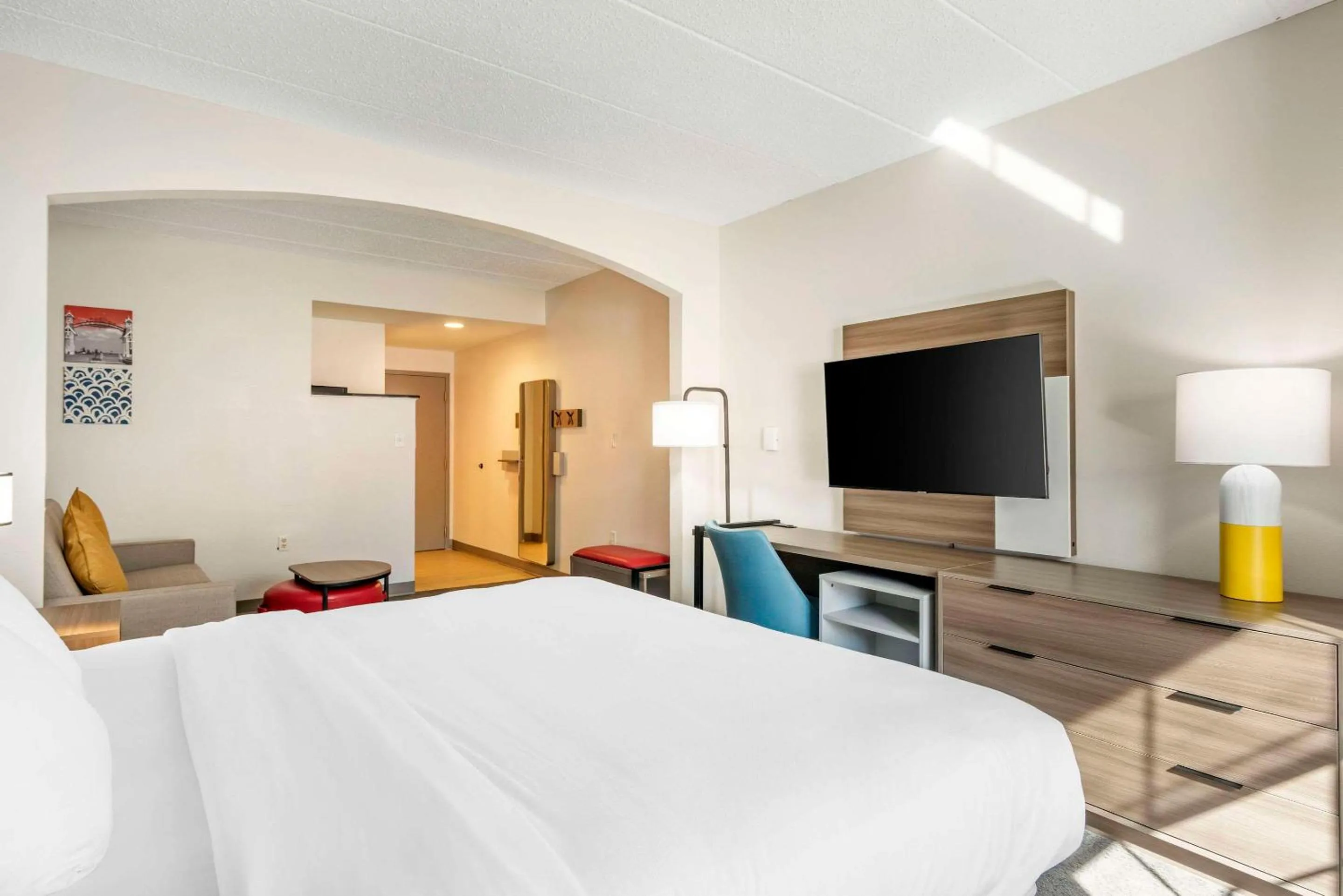 Bedroom, Bed in Comfort Suites Ocean City West