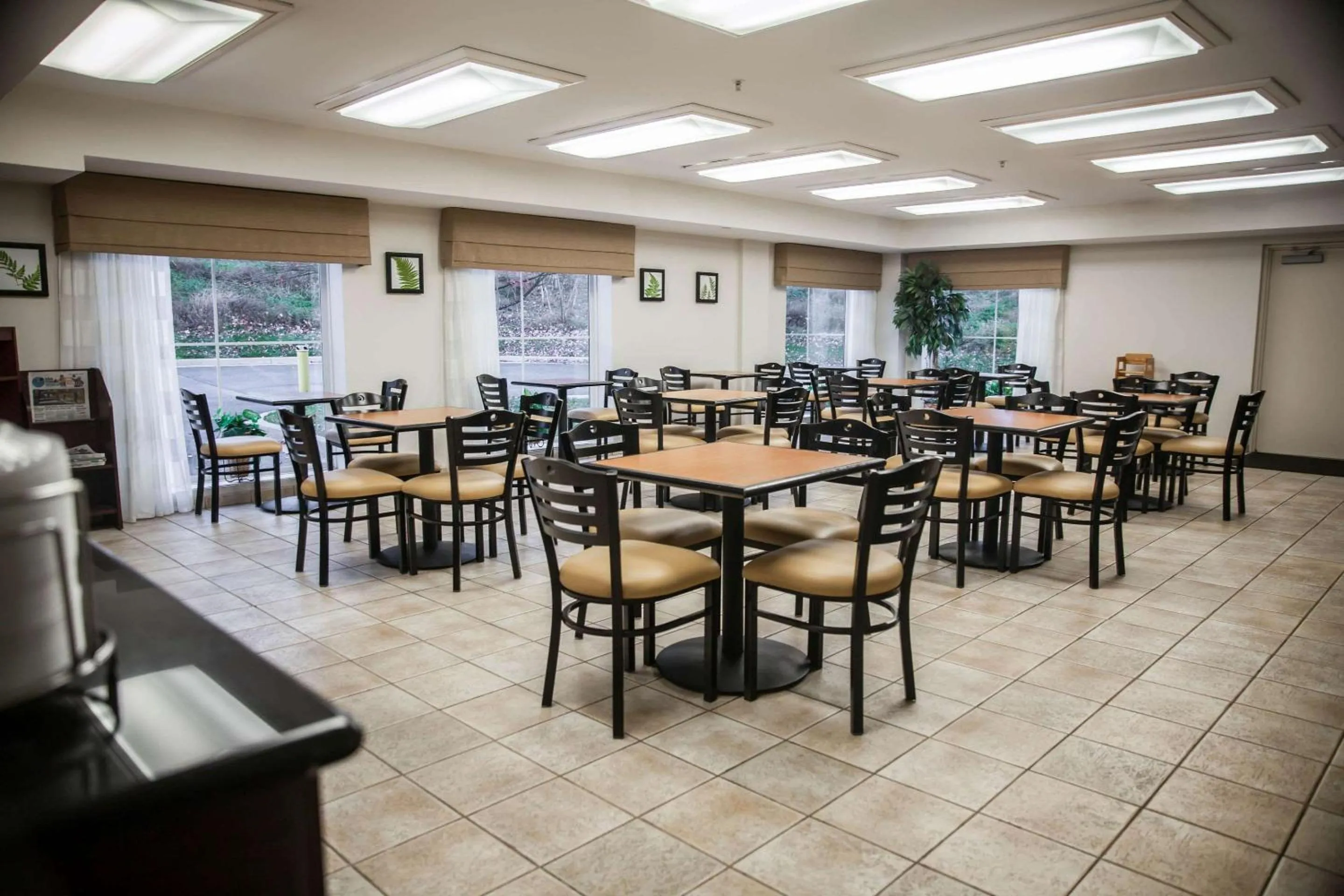 Restaurant/places to eat in Sleep Inn & Suites