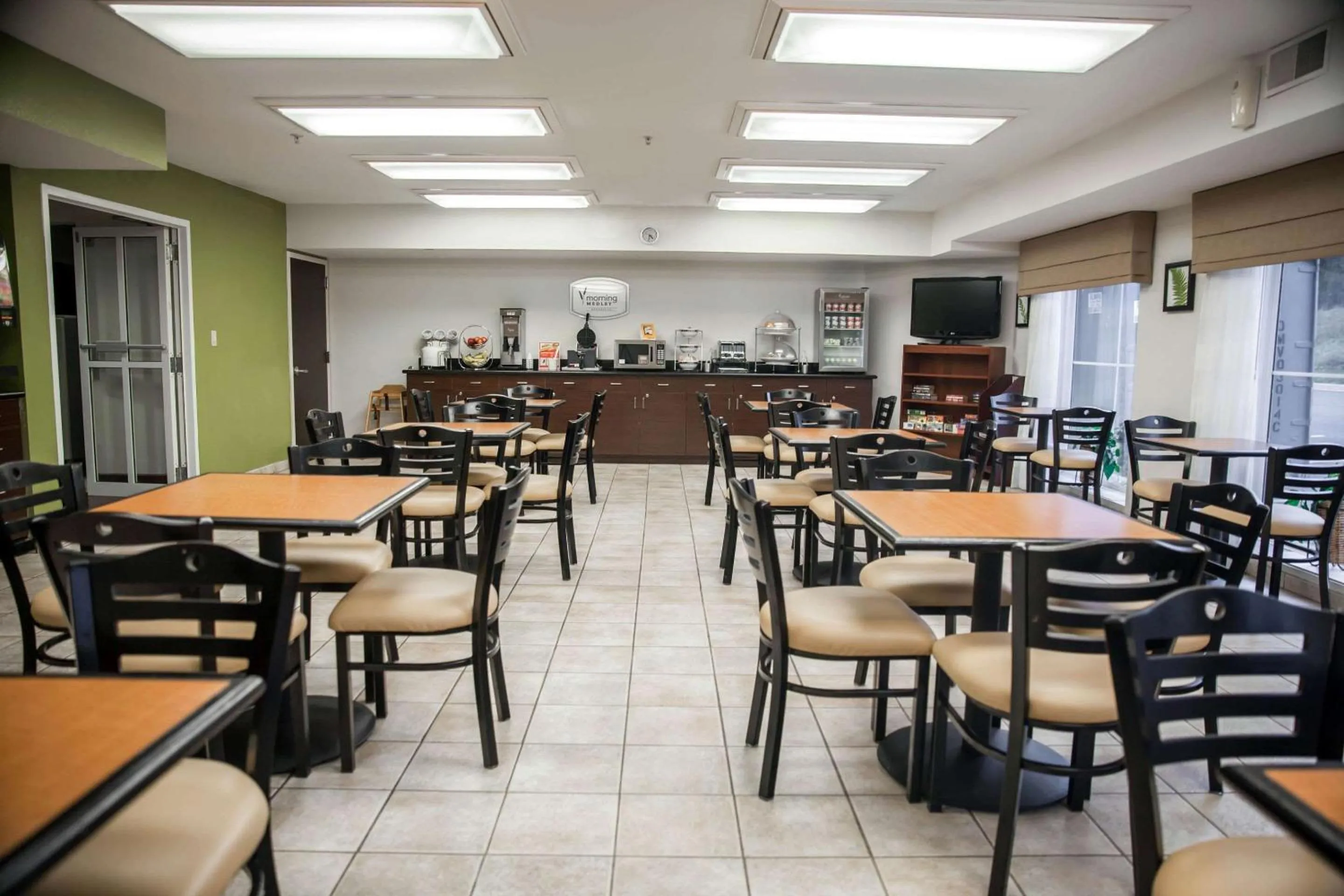 Restaurant/places to eat in Sleep Inn & Suites