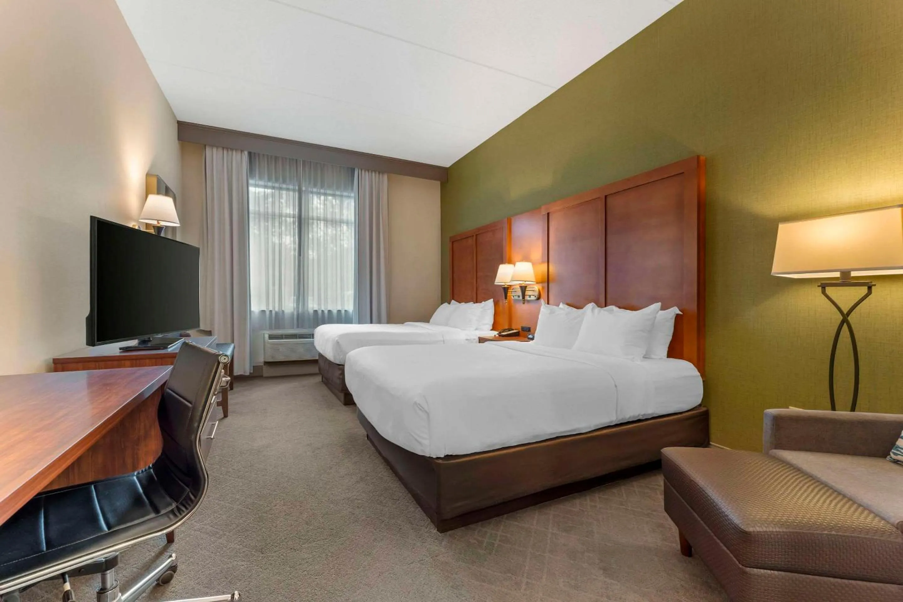 Bedroom, Bed in Comfort Inn & Suites LaVale - Cumberland