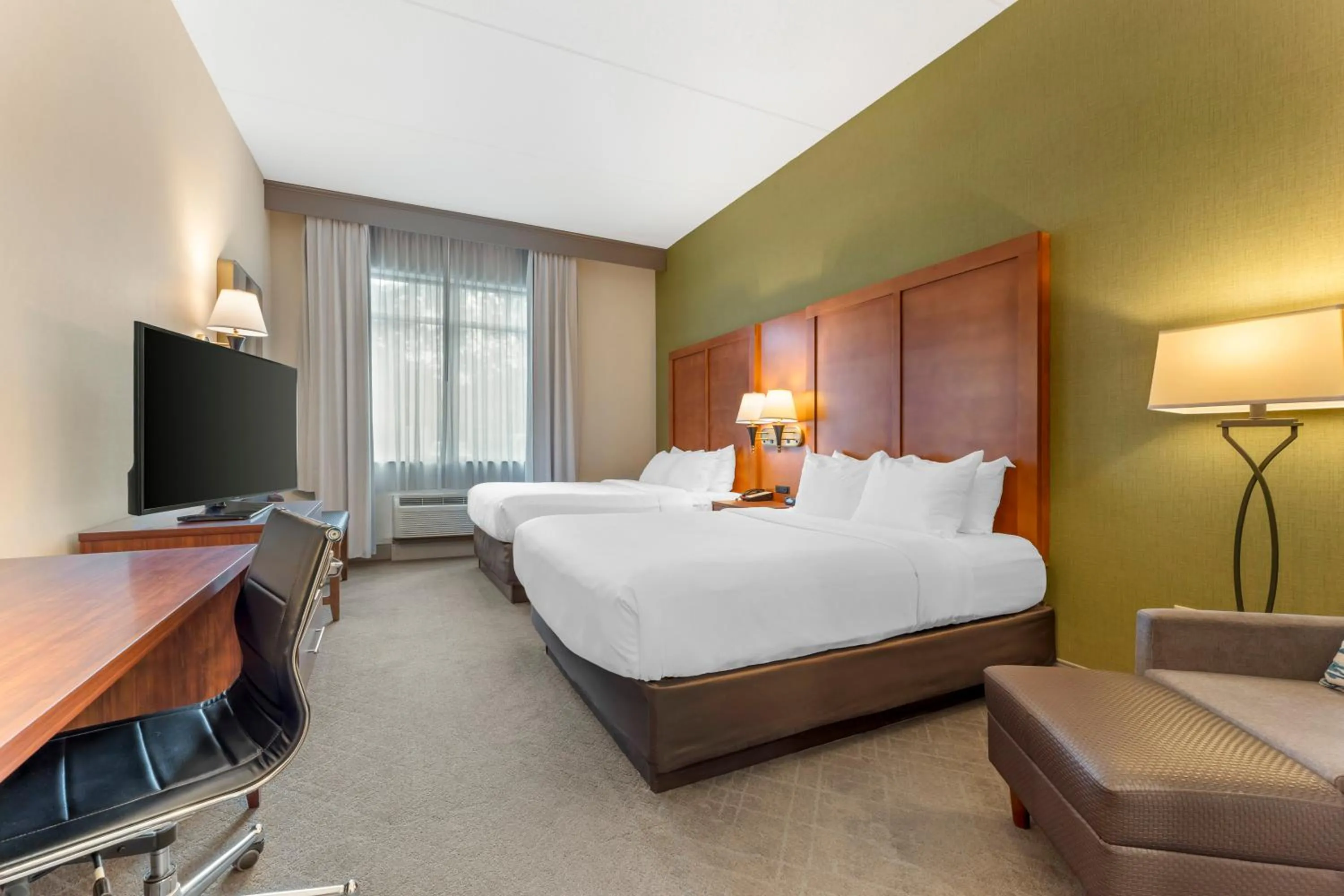 Bedroom, Bed in Comfort Inn & Suites LaVale - Cumberland