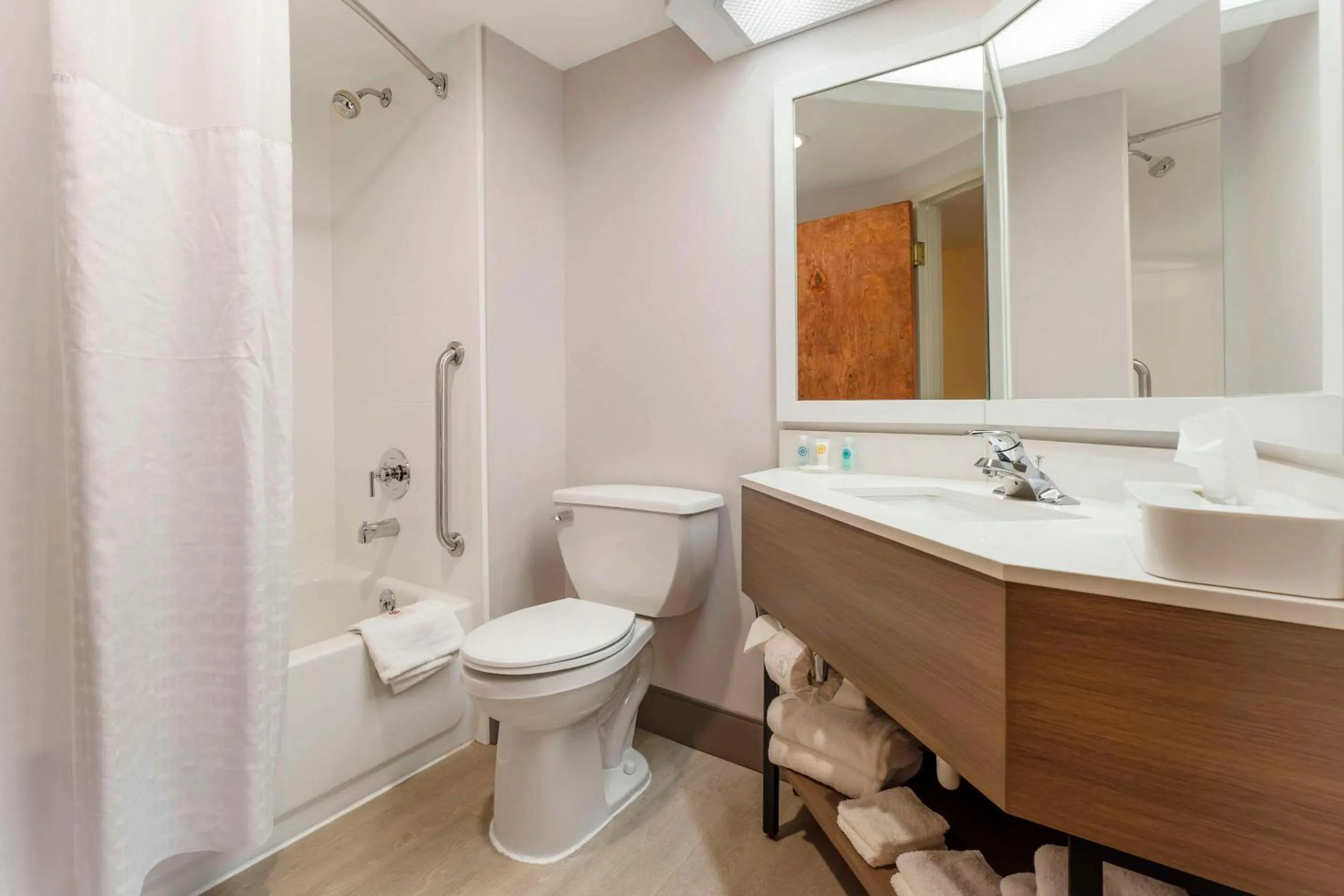 Bedroom in Comfort Inn & Suites LaVale - Cumberland