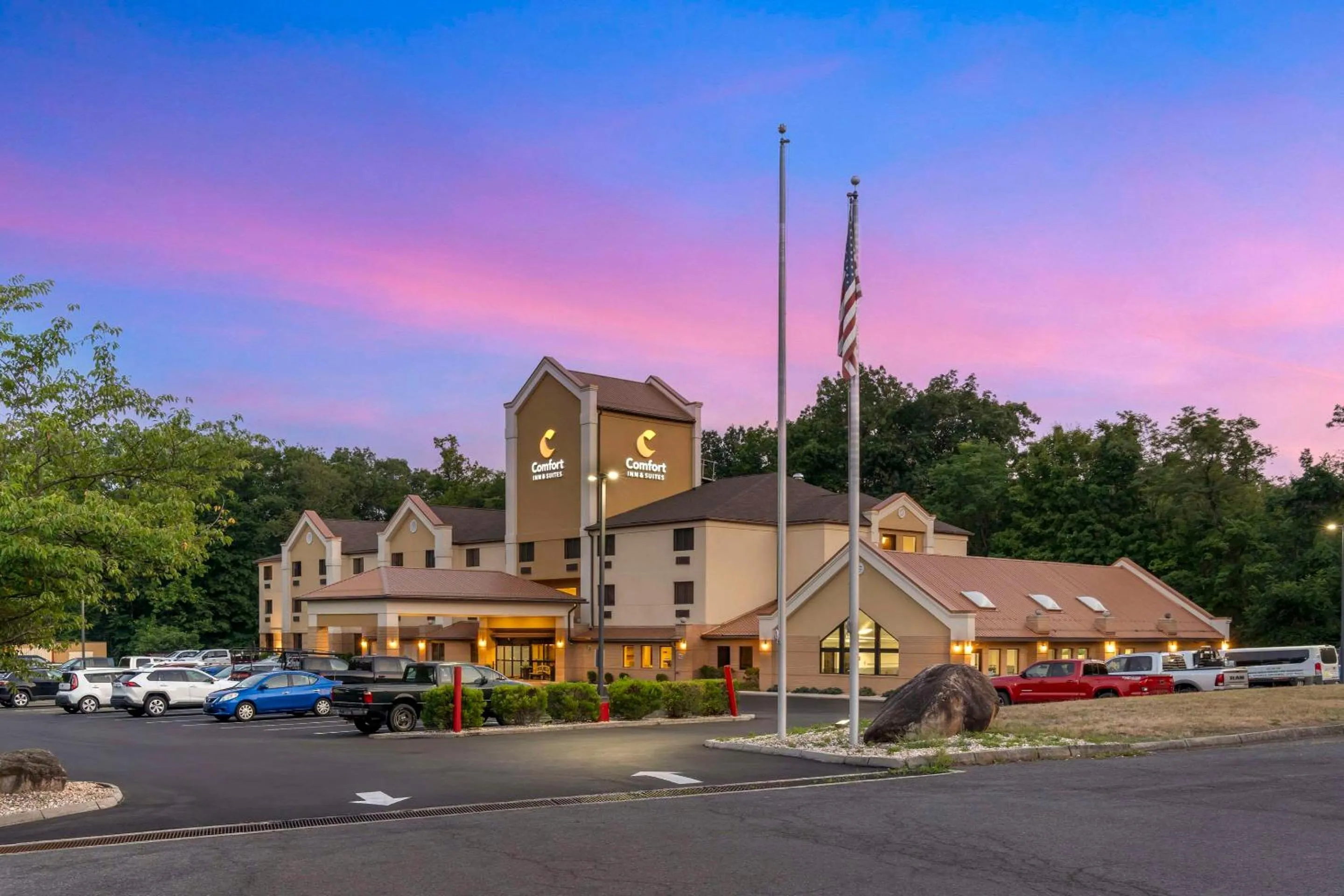 Property building in Comfort Inn & Suites LaVale - Cumberland