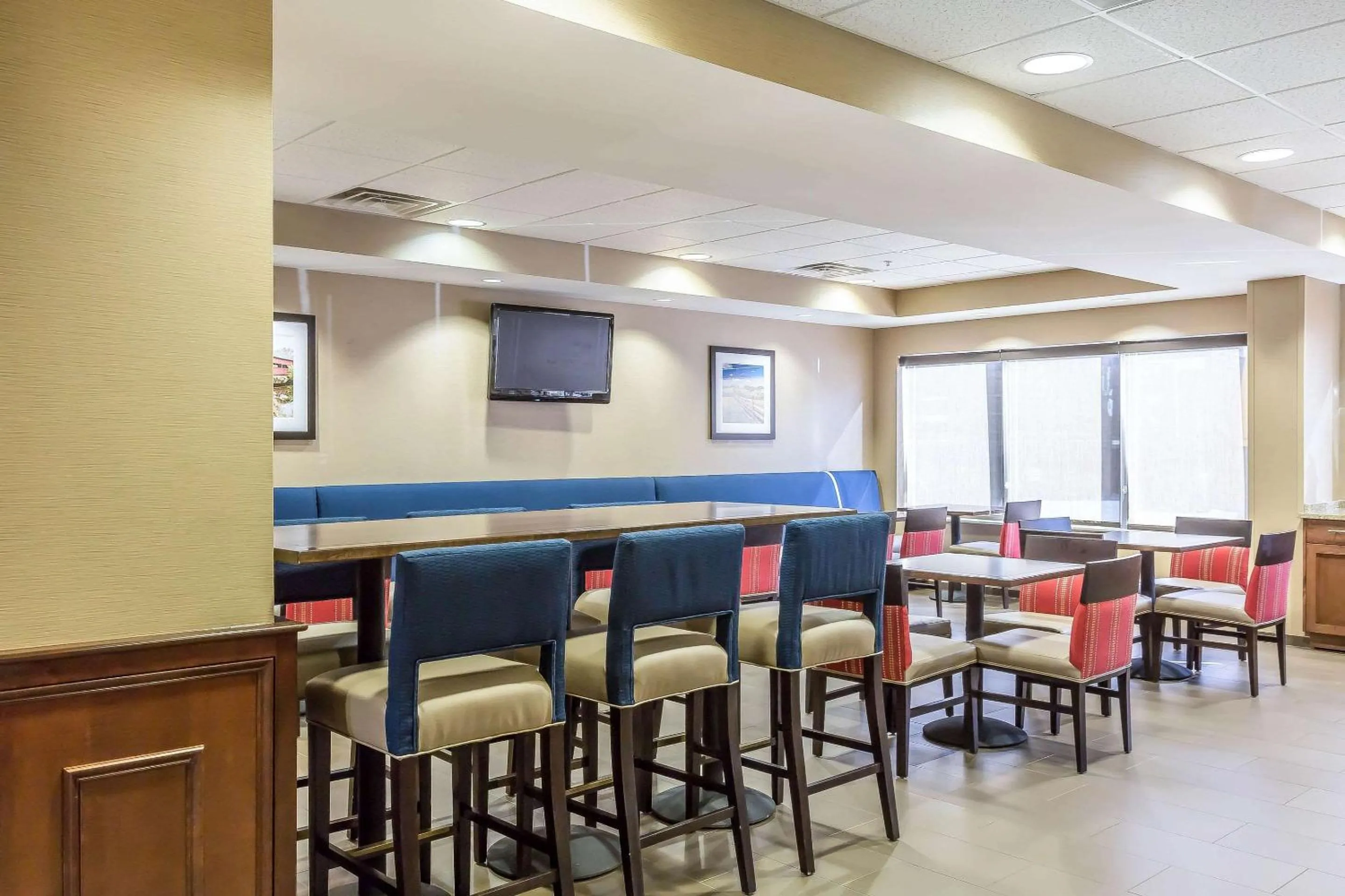 Restaurant/places to eat in Comfort Inn Frederick - Ballenger Creek