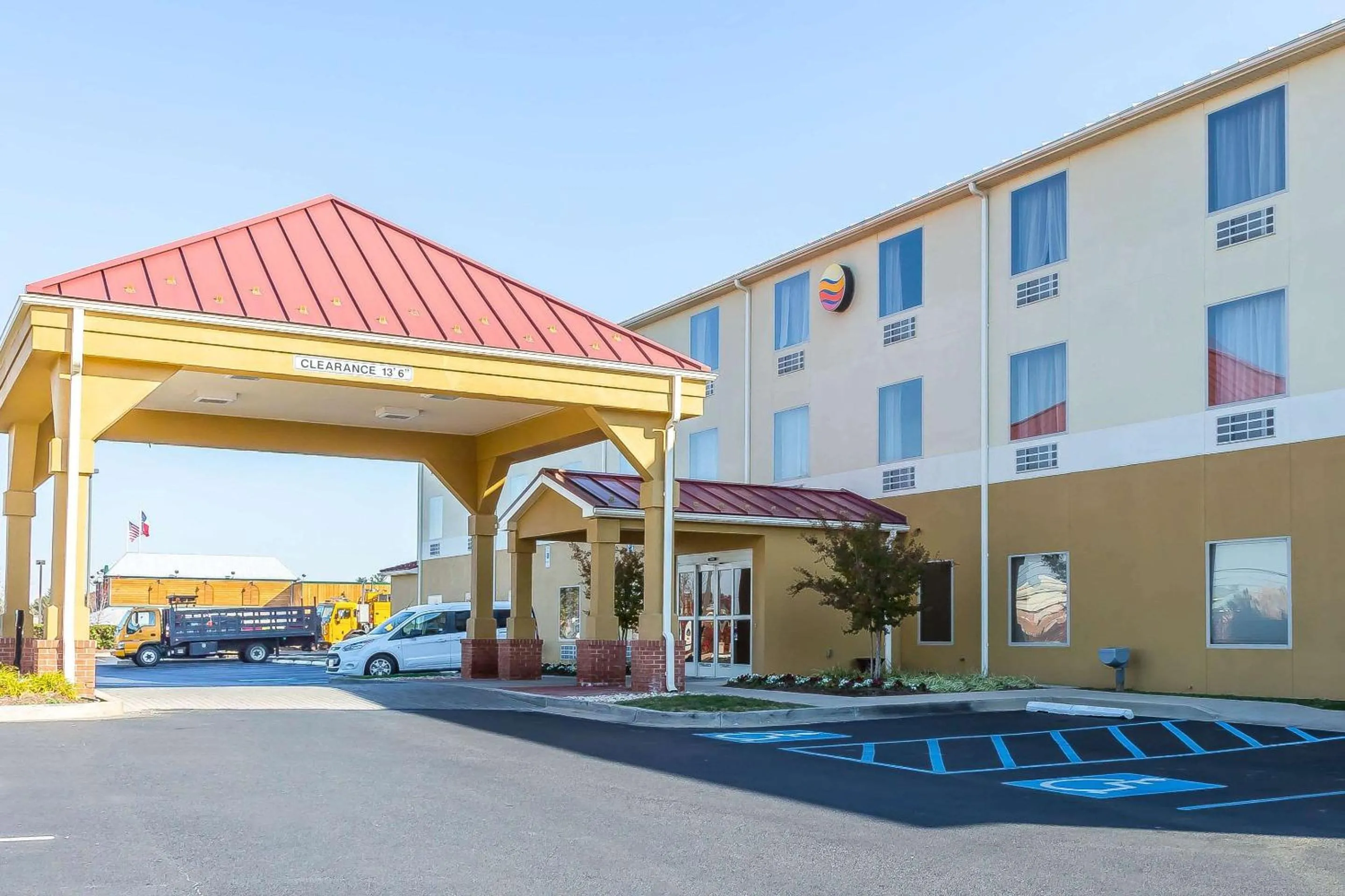Property building in Comfort Inn Frederick - Ballenger Creek