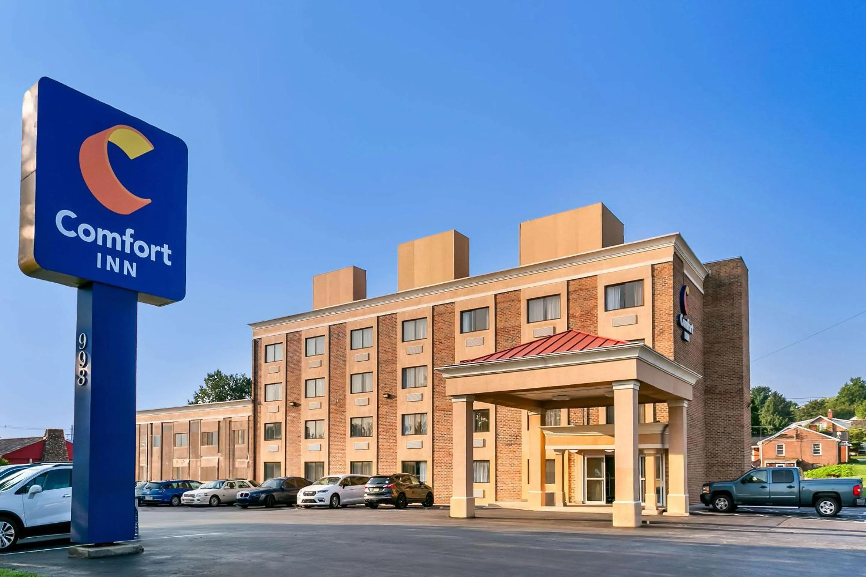 Property building in Comfort Inn Red Horse Frederick