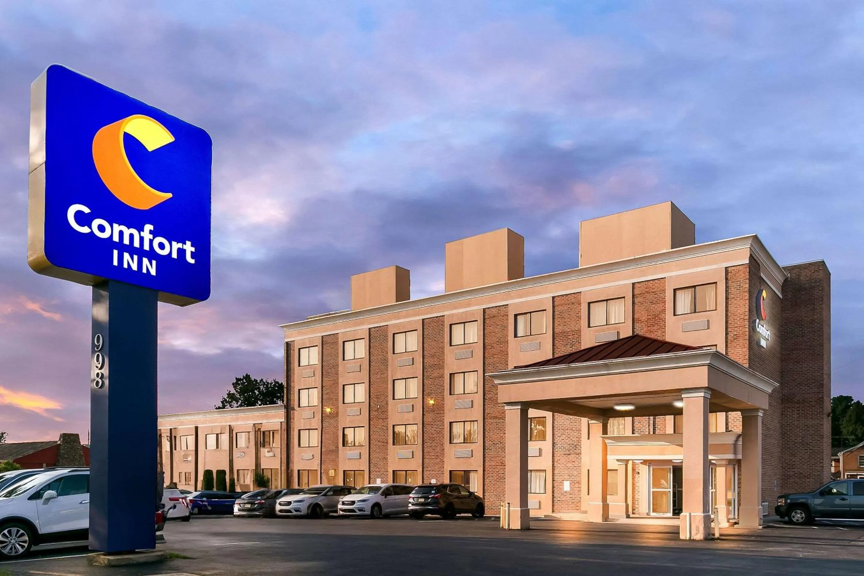 Property building in Comfort Inn Red Horse Frederick