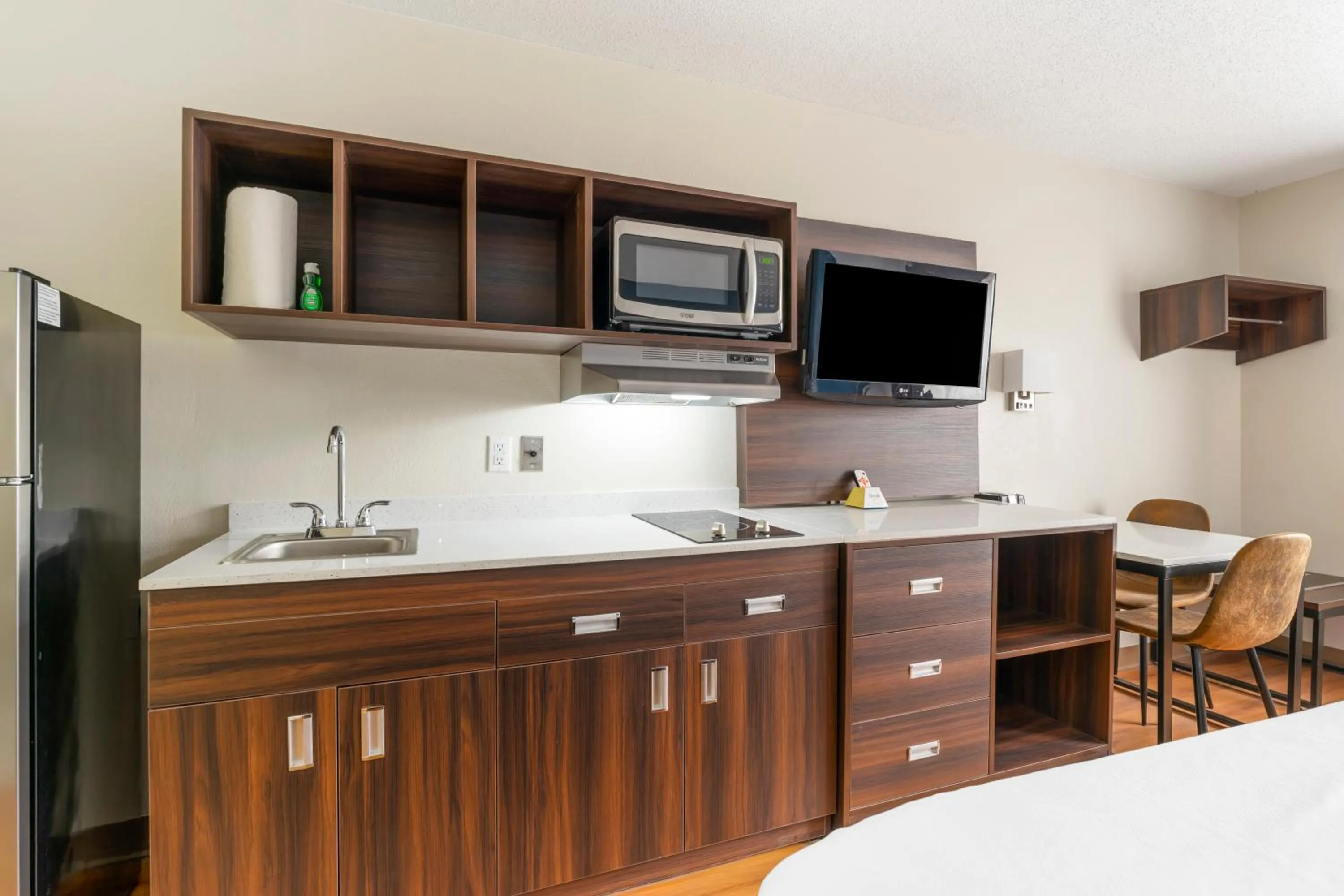 Kitchen or kitchenette in Suburban Studios LaVale - Cumberland