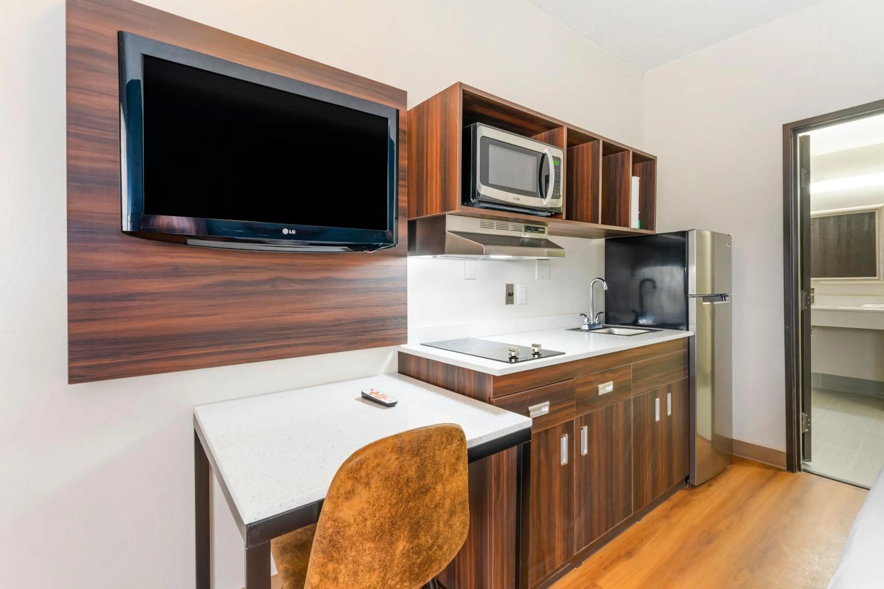 Kitchen or kitchenette in Suburban Studios LaVale - Cumberland