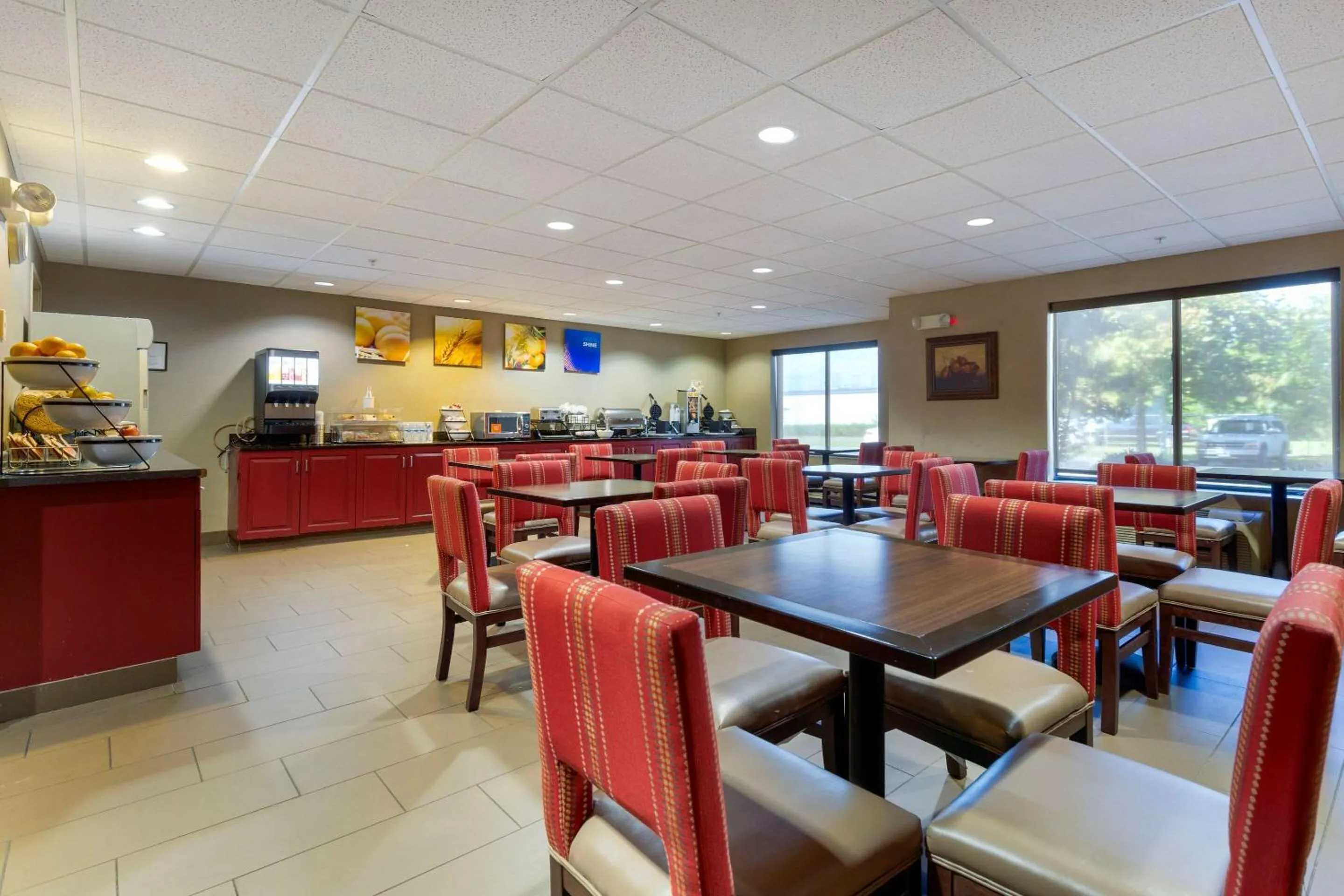 Restaurant/places to eat in Comfort Inn & Suites Cambridge