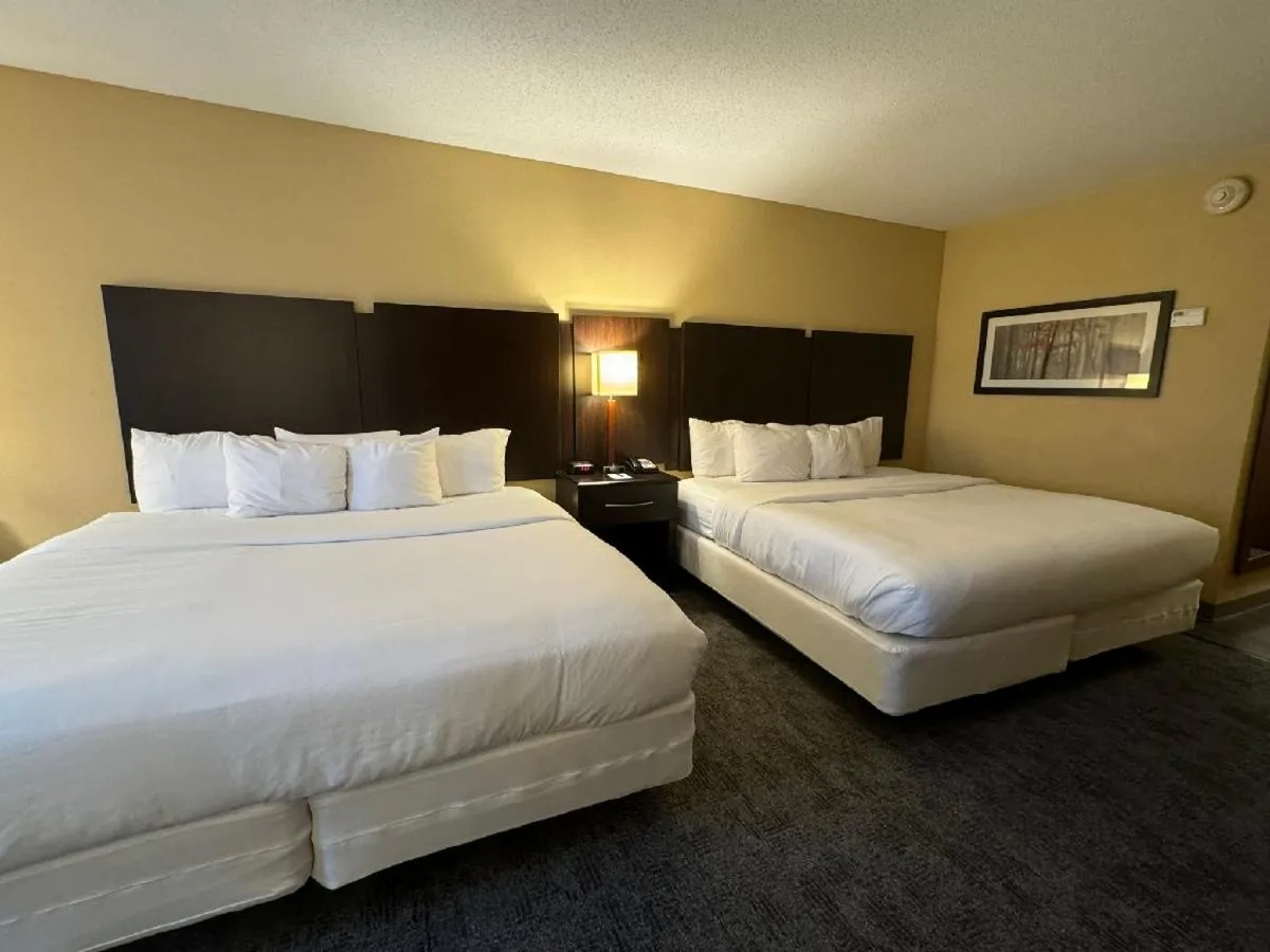 Breakfast, Bed in Comfort Inn & Suites Lexington Park near Pax River