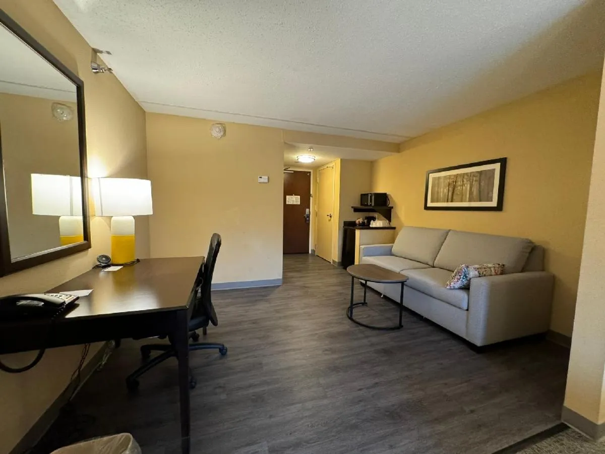 Comfort Inn & Suites Lexington Park near Pax River