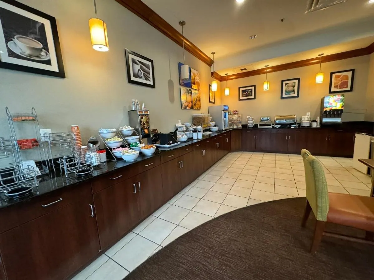 Comfort Inn & Suites Lexington Park near Pax River