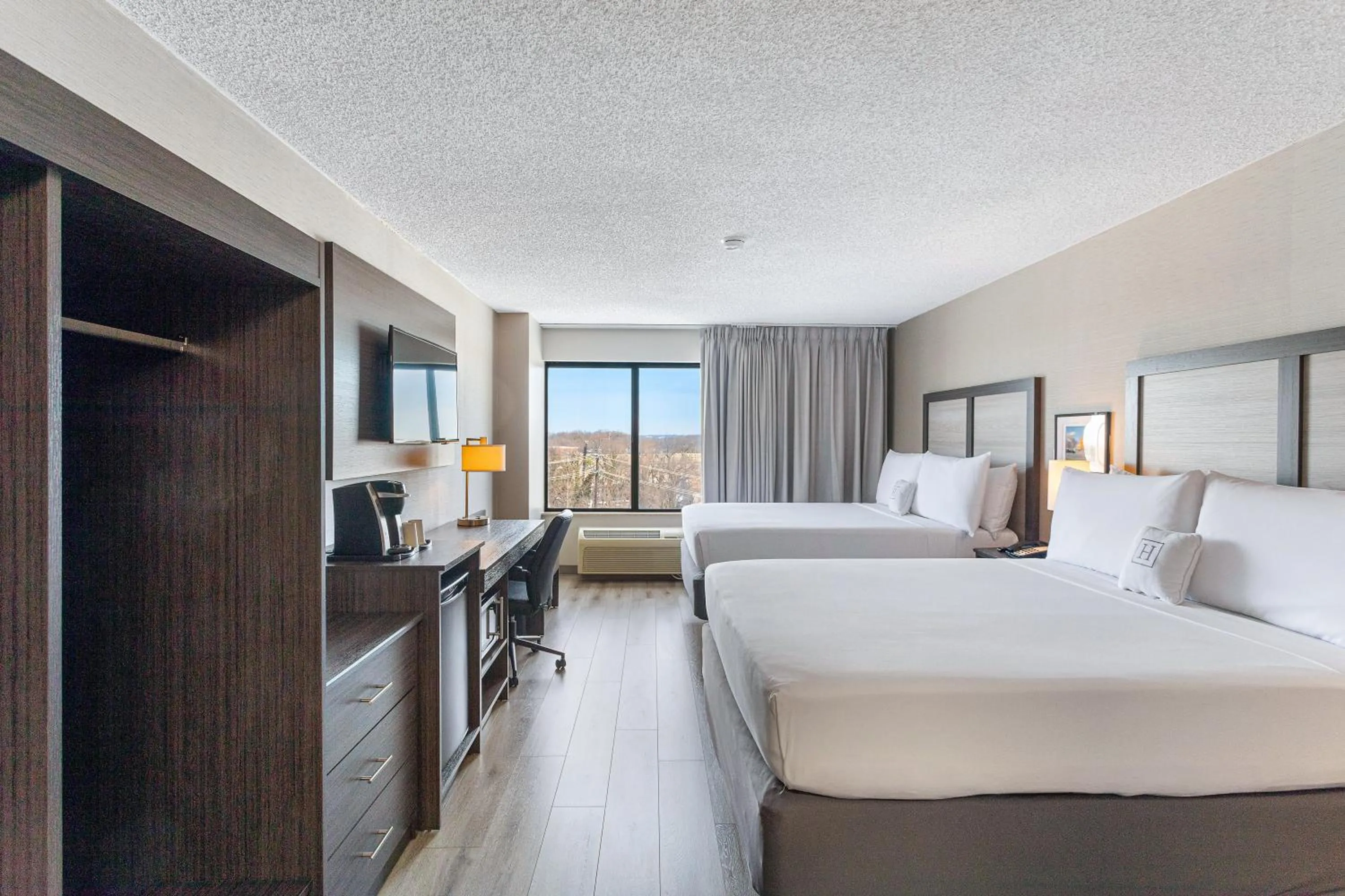 Bedroom in Harborside Hotel