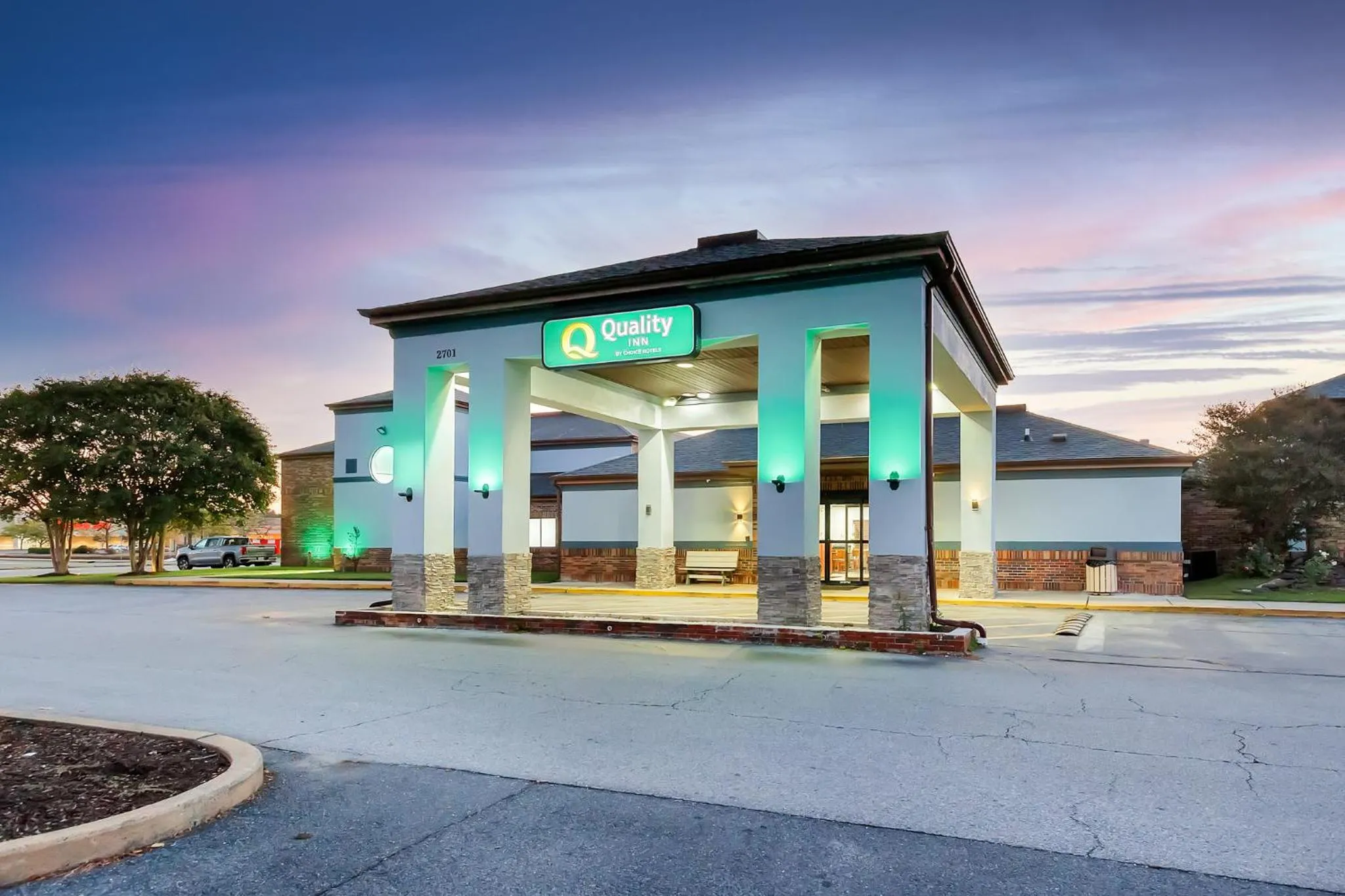 Property building in Quality Inn Salisbury North