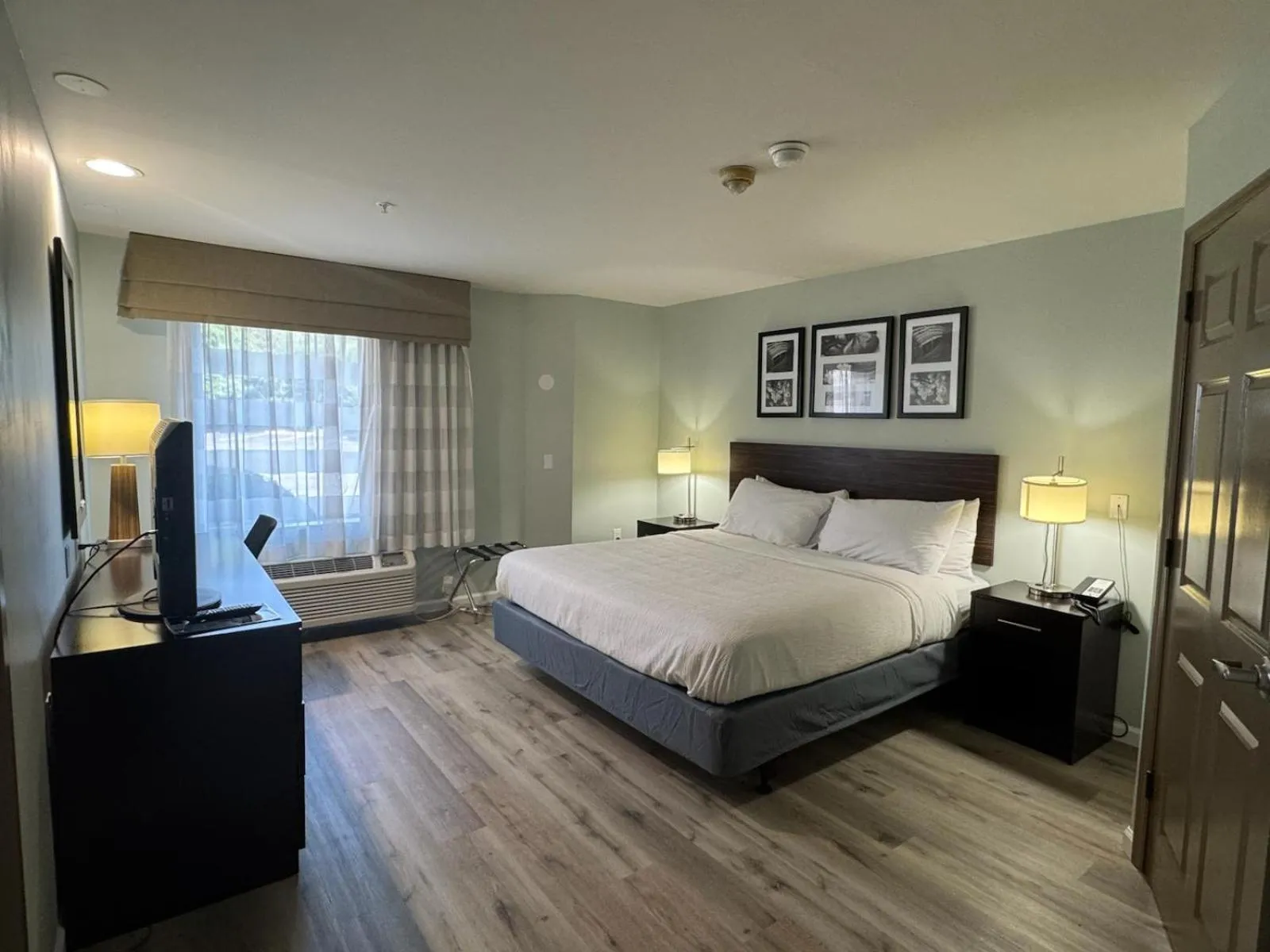 Bed in Wingate by Wyndham Bel Air I-95 Exit 77A - APG Area