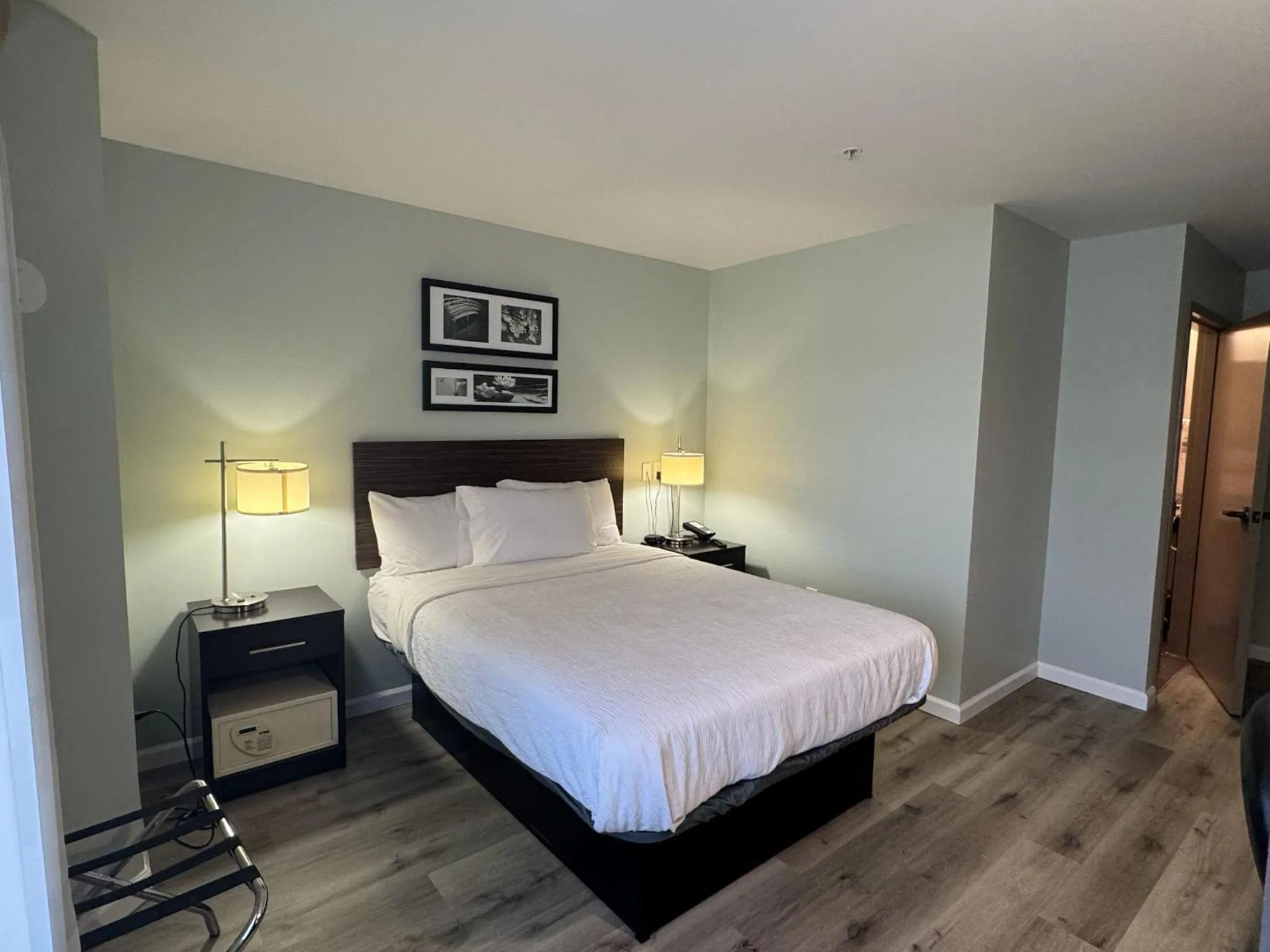 Bed in Wingate by Wyndham Bel Air I-95 Exit 77A - APG Area