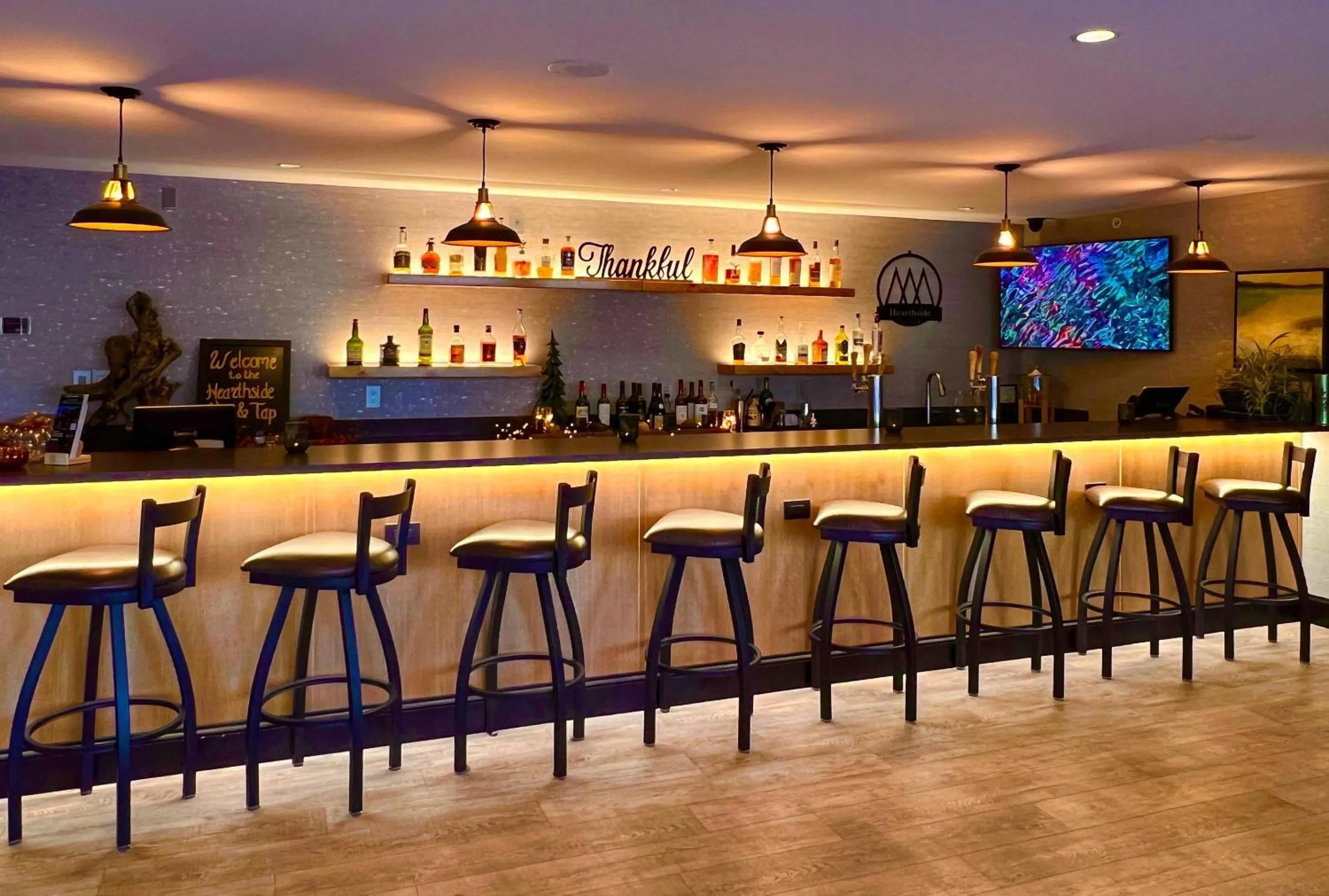 Lounge or bar in Maine Evergreen Hotel, an Ascend Collection Hotel