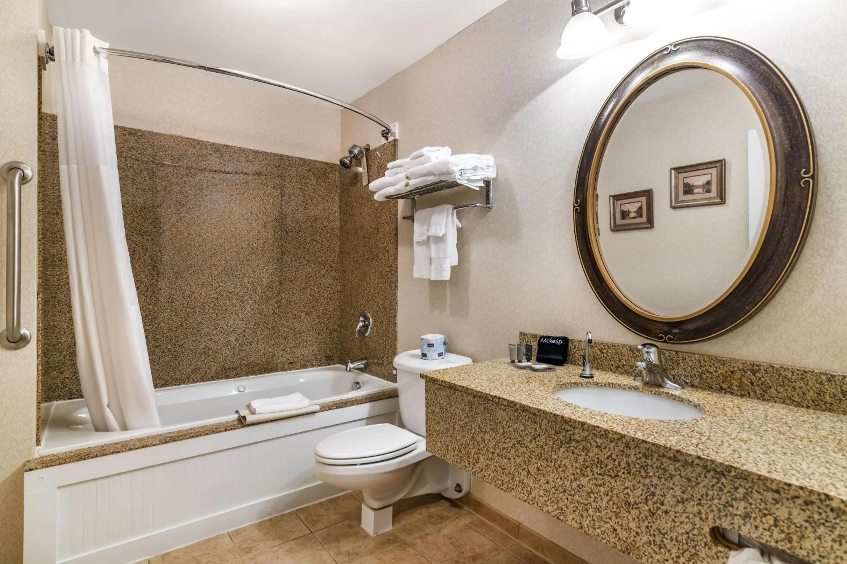 Bedroom in Maine Evergreen Hotel, an Ascend Collection Hotel