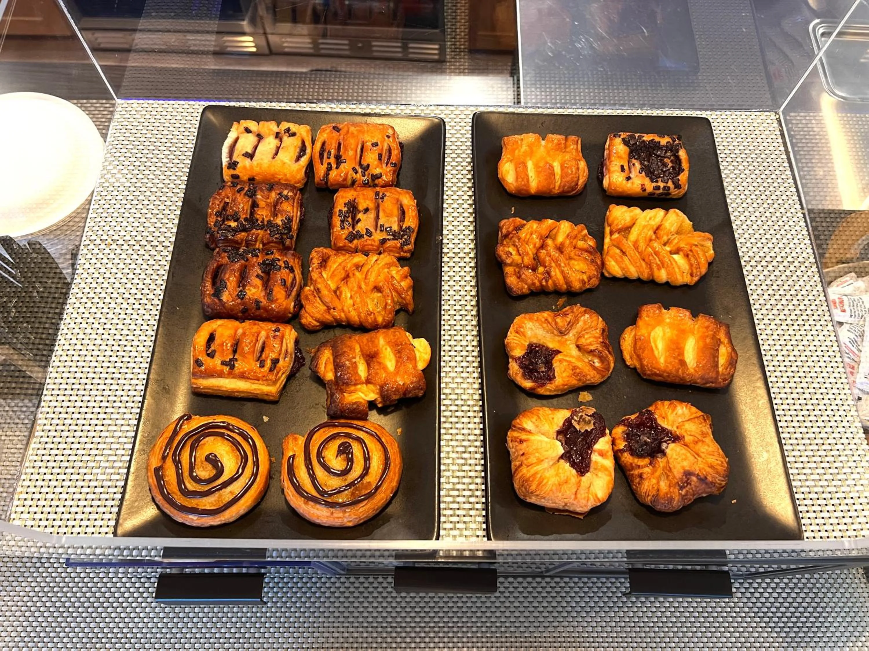 Breakfast in Maine Evergreen Hotel, an Ascend Collection Hotel