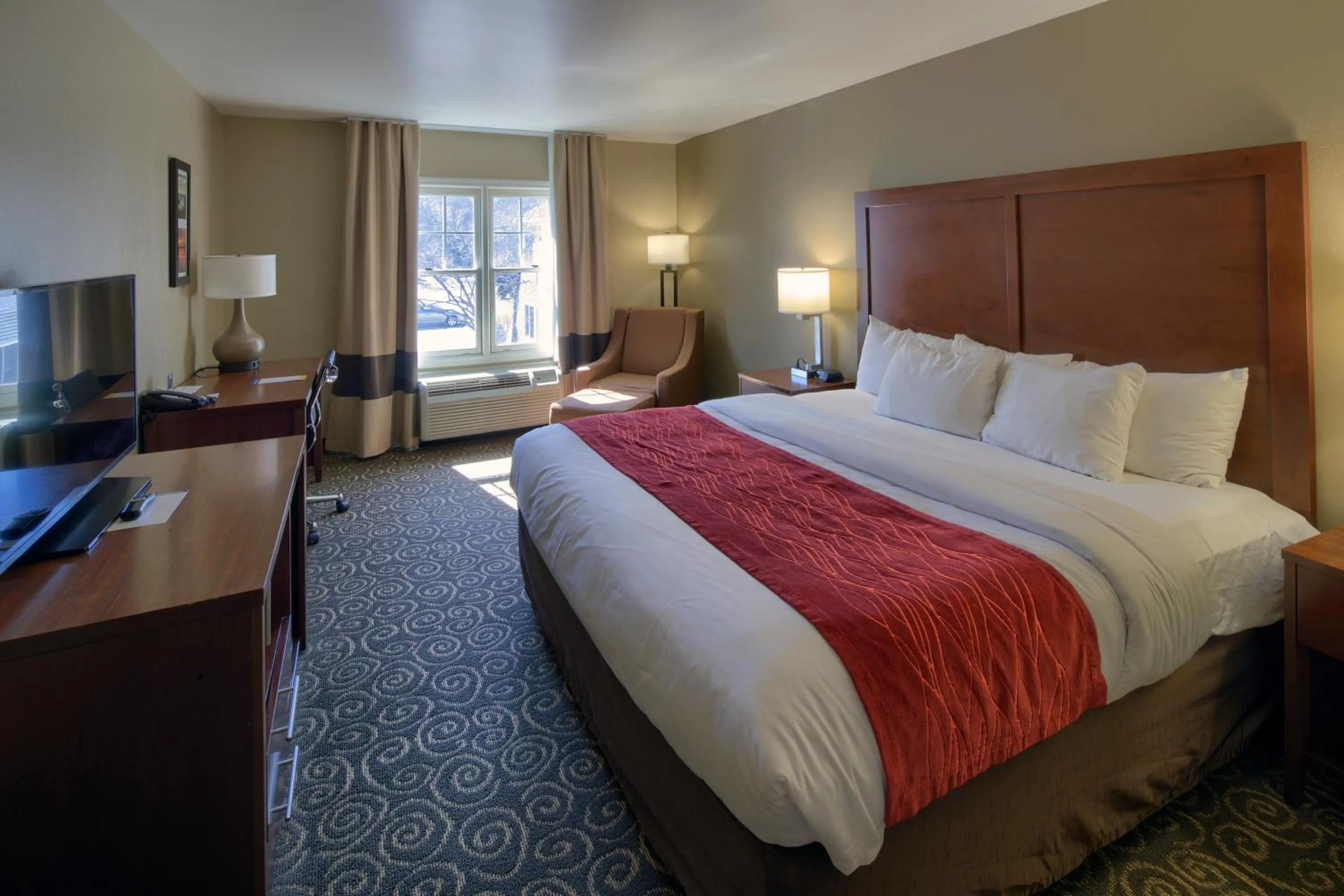 Bed in Comfort Inn Brunswick