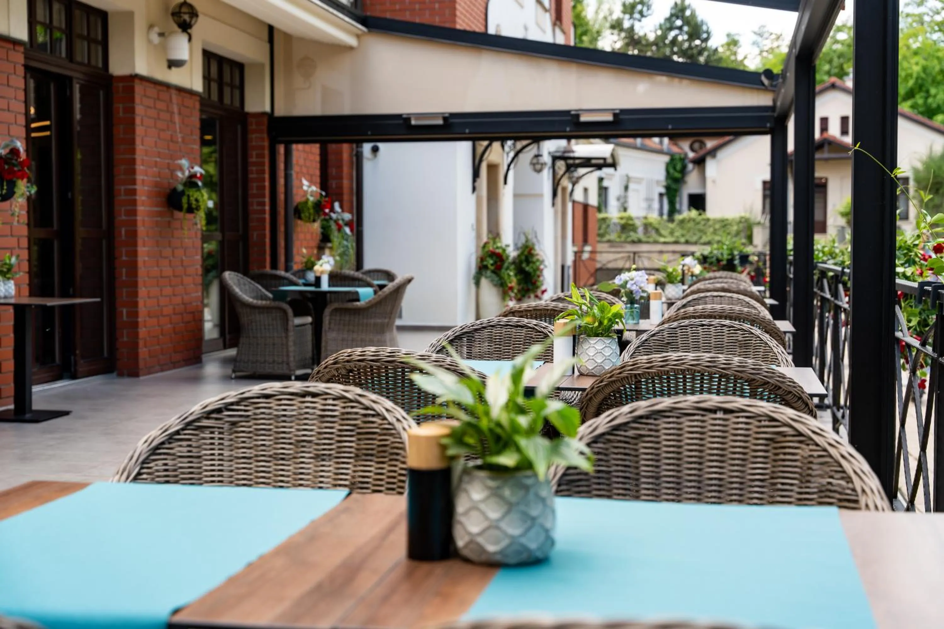 Restaurant/places to eat in Grand Sal