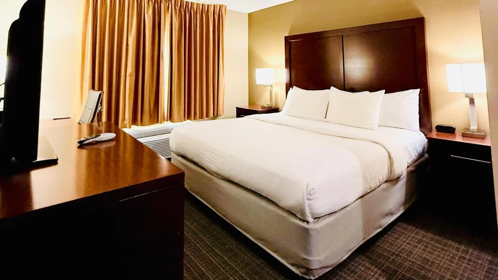 Bed in Comfort Inn & Suites Scarborough-Portland