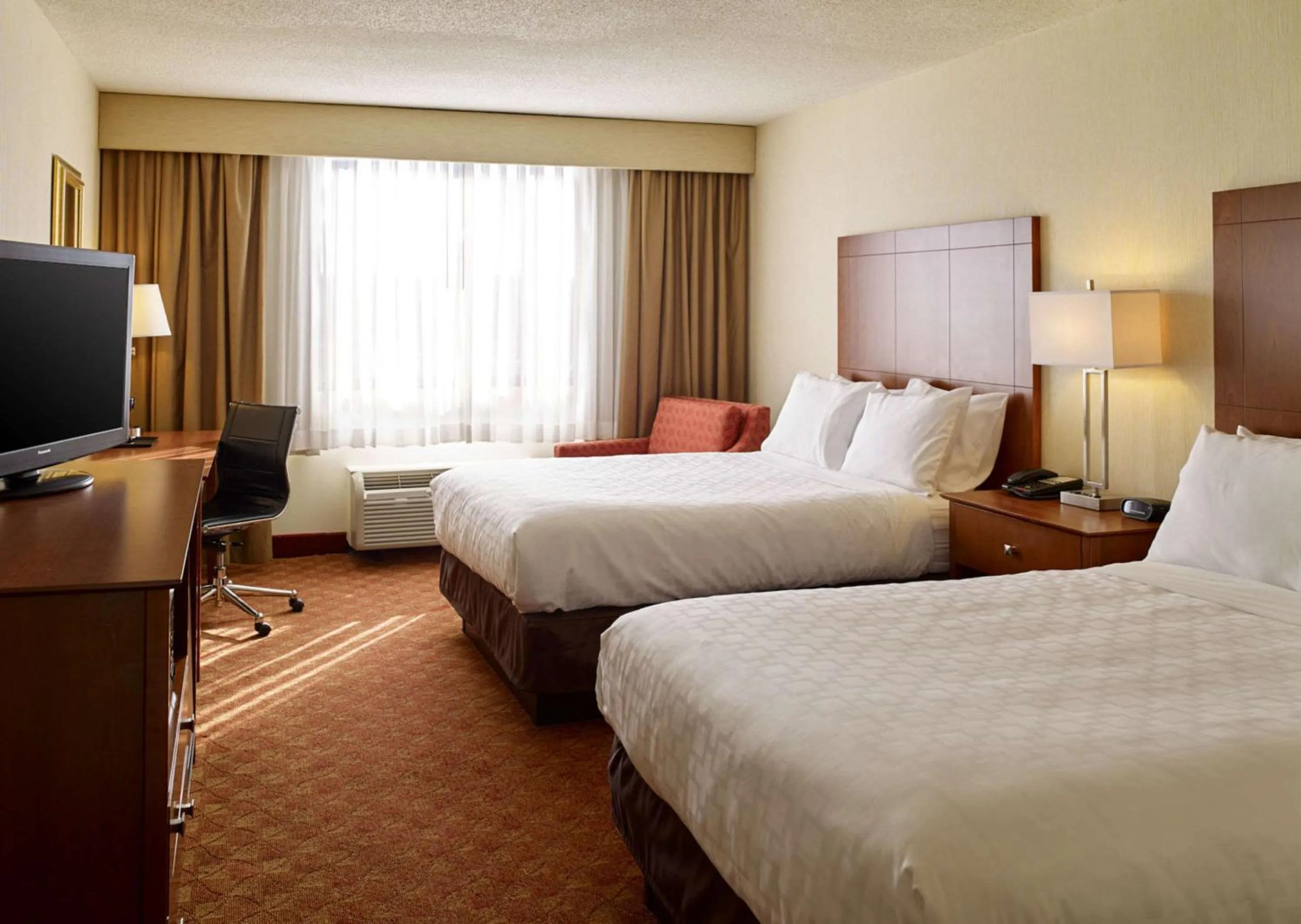 Photo of the whole room, Bed in Clarion Hotel Portland Airport ME