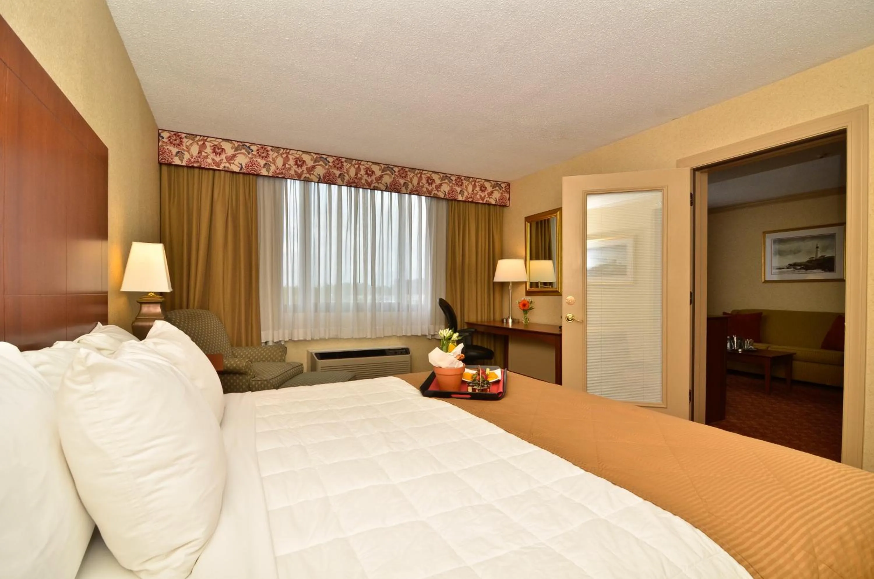 Bed in Clarion Hotel Portland Airport ME