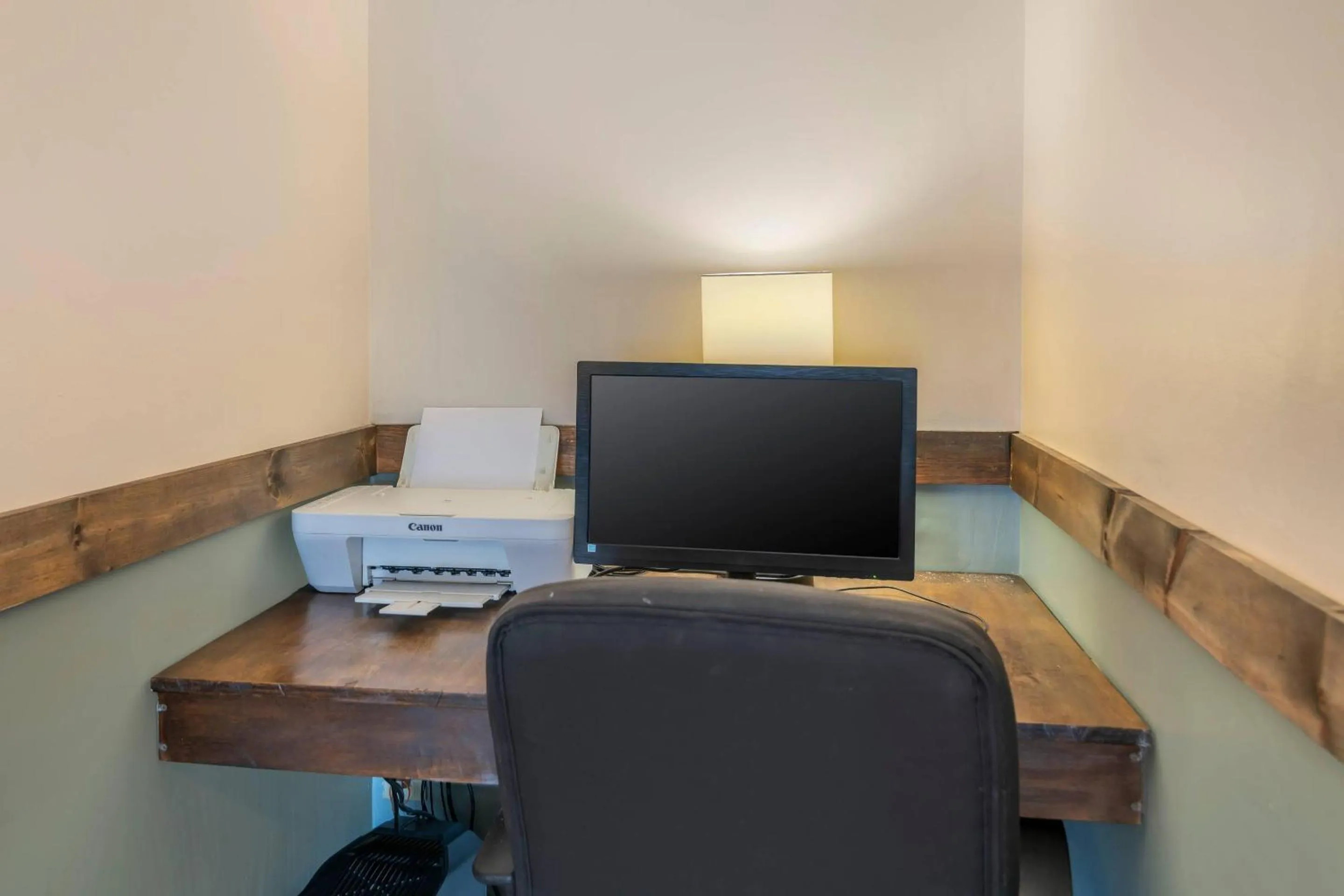 Business facilities in Quality Inn at Bangor Mall