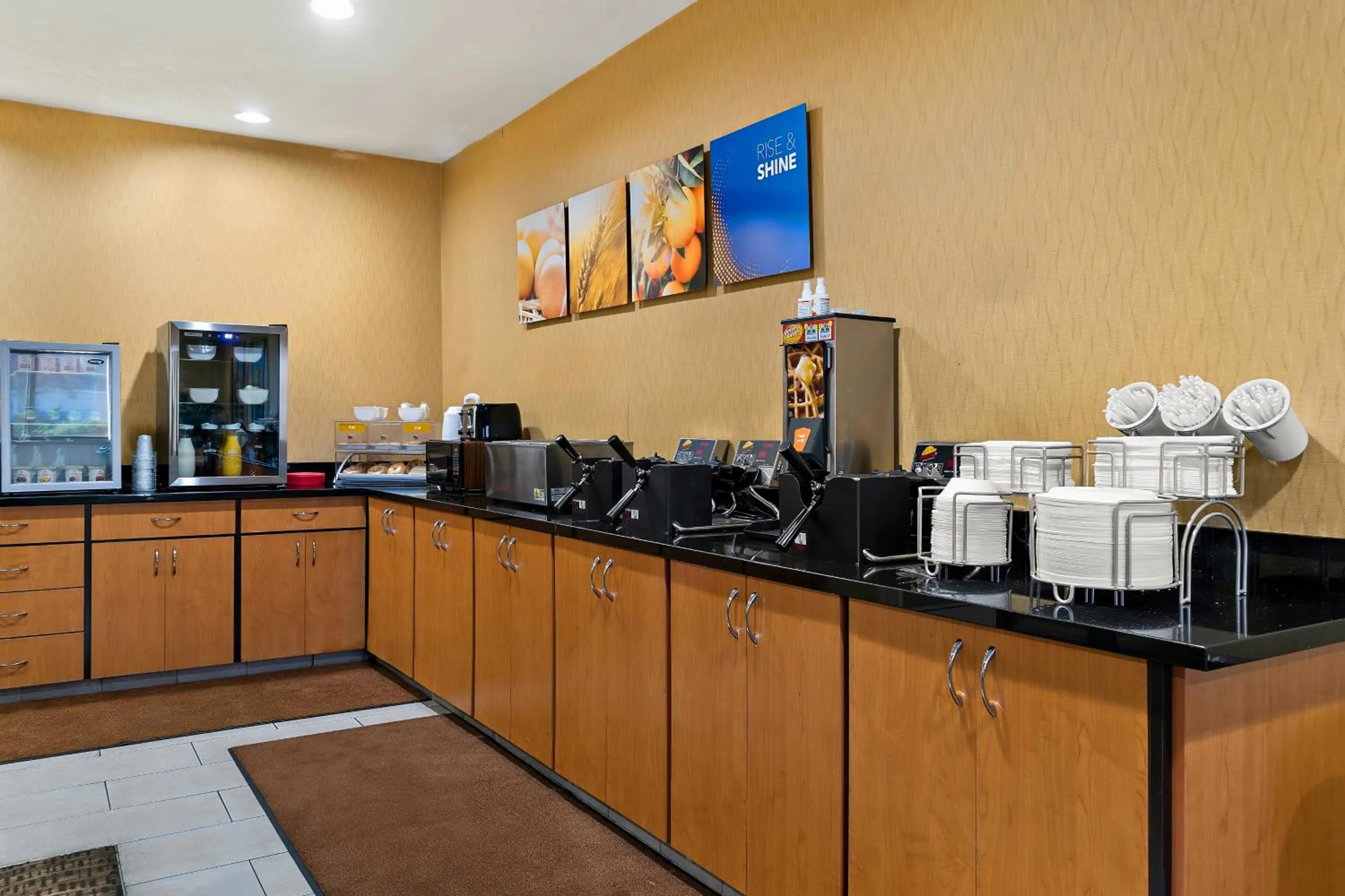 Breakfast in Comfort Suites