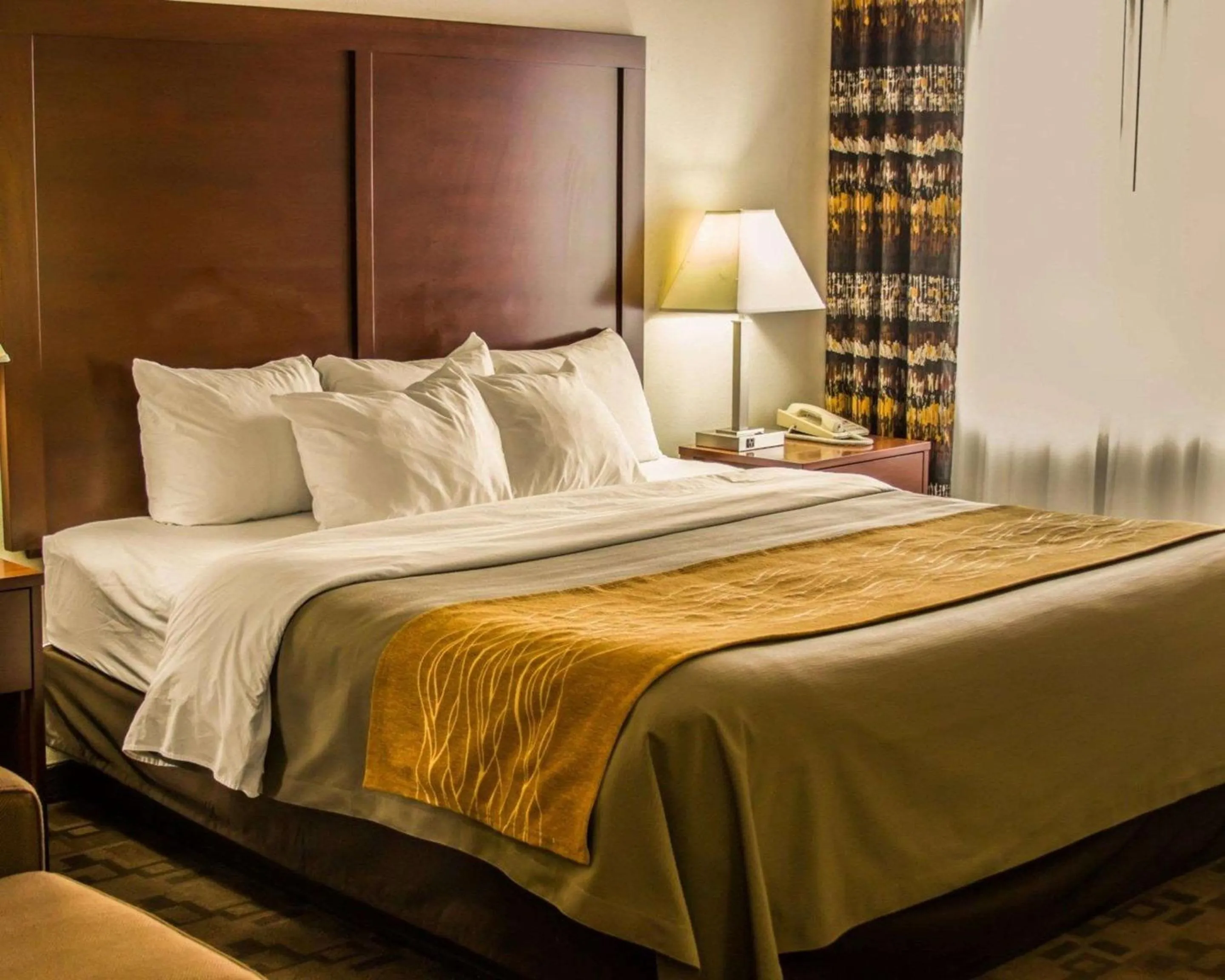 Photo of the whole room, Bed in Comfort Inn