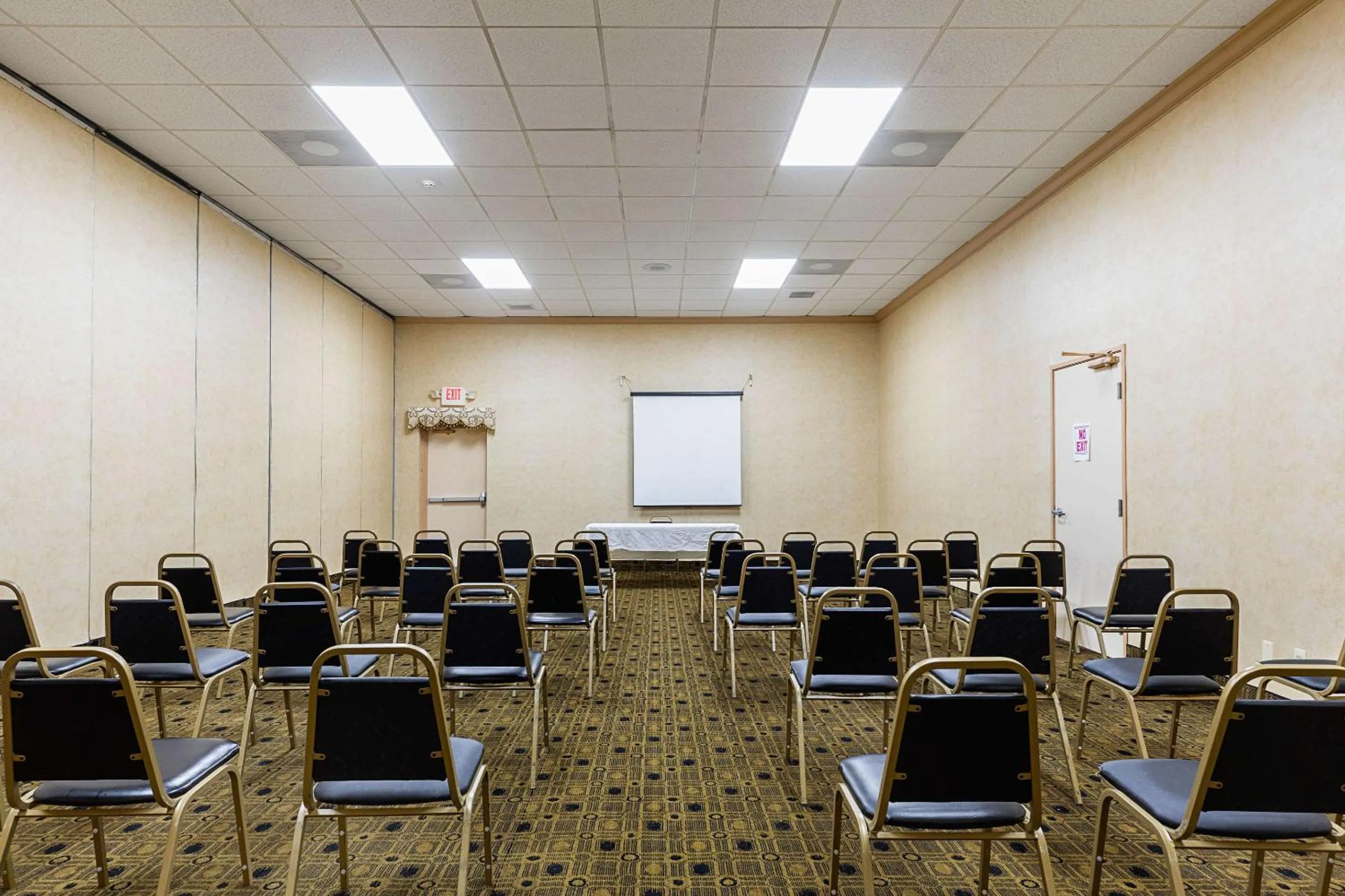 Meeting/conference room in Quality Inn & Suites Coldwater near I-69