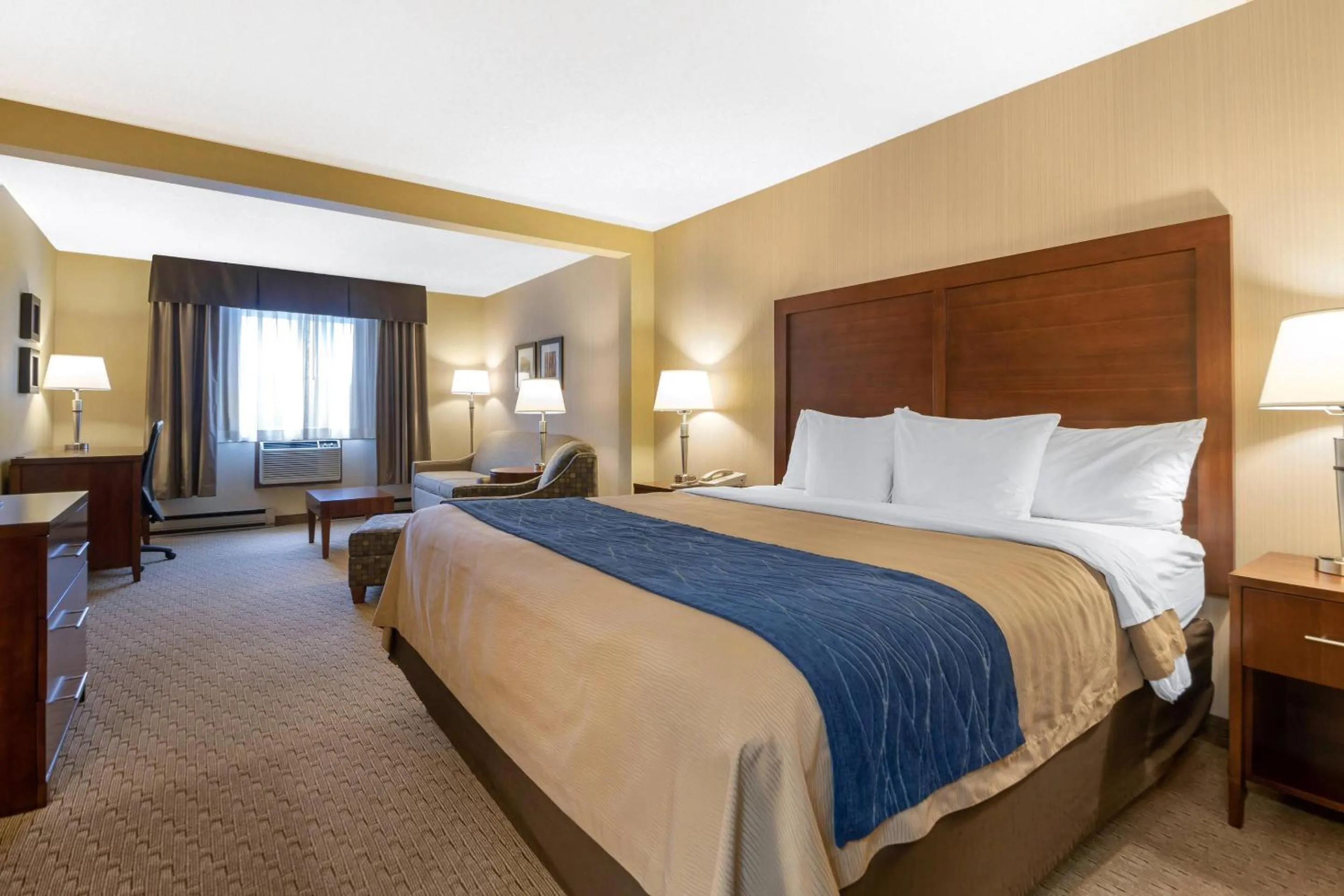 Bedroom, Bed in Comfort Inn Iron Mountain North