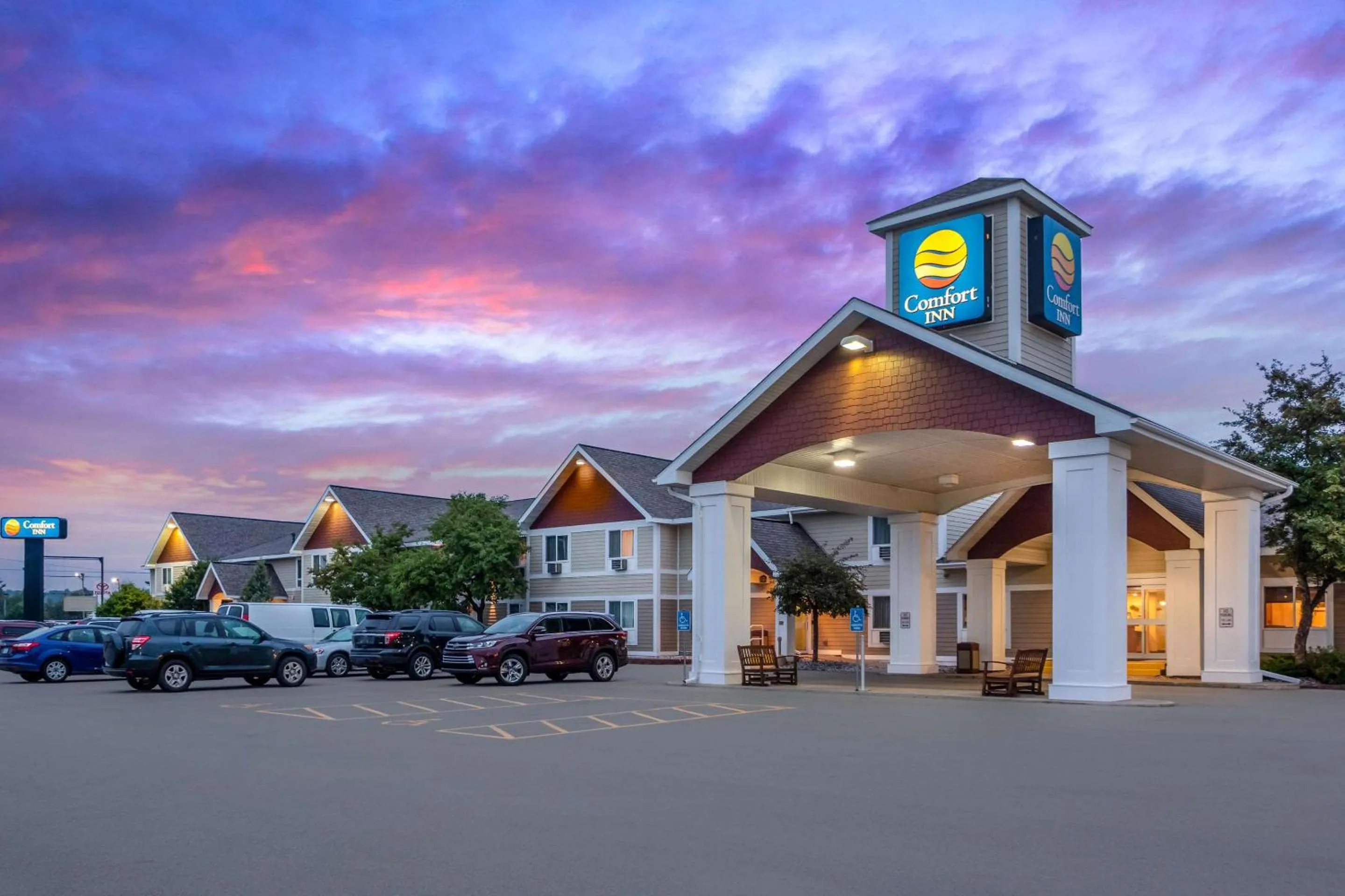 Property building in Comfort Inn Iron Mountain North