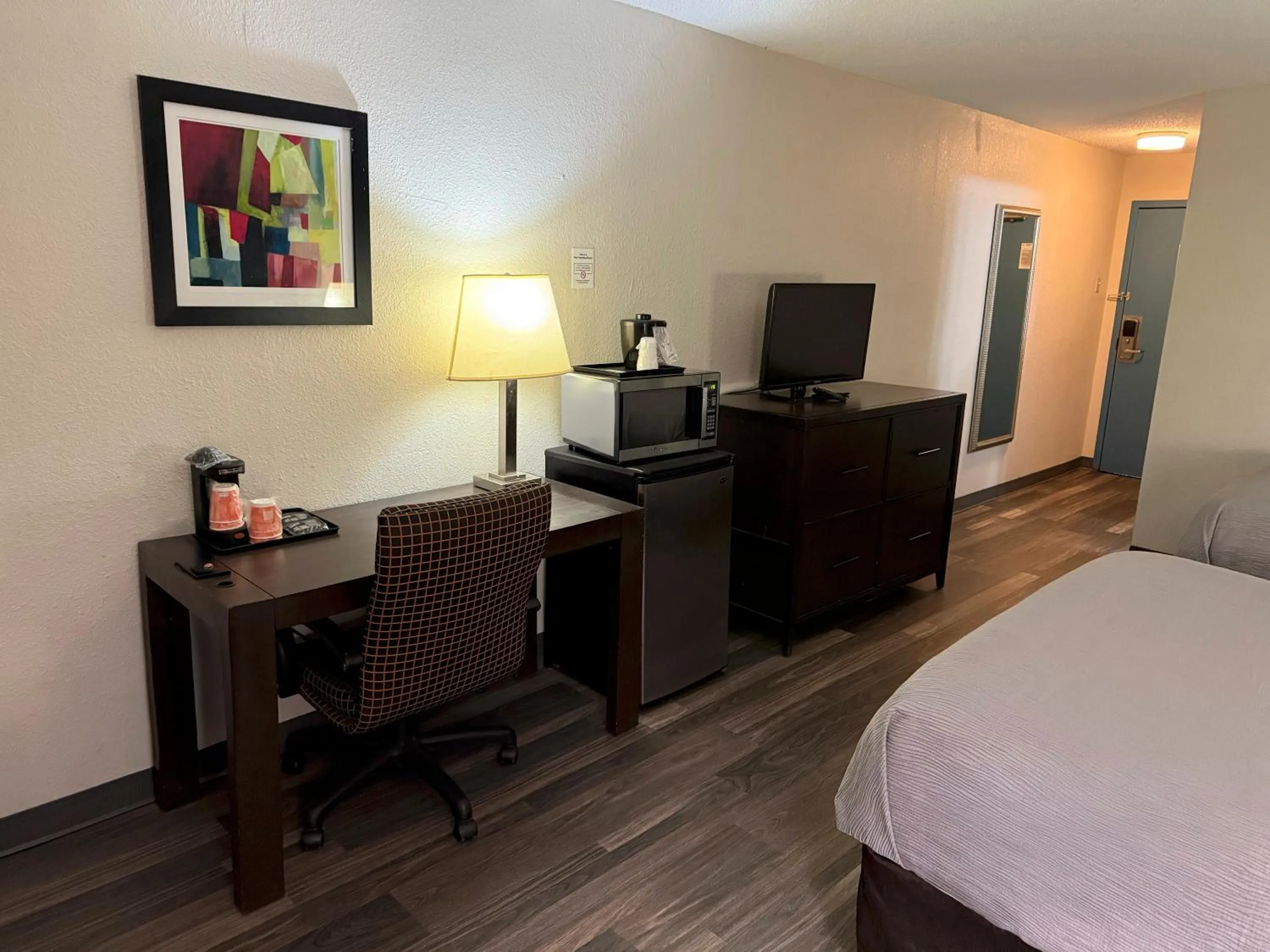 TV and multimedia, Bed in Quality Inn & Suites Banquet Center