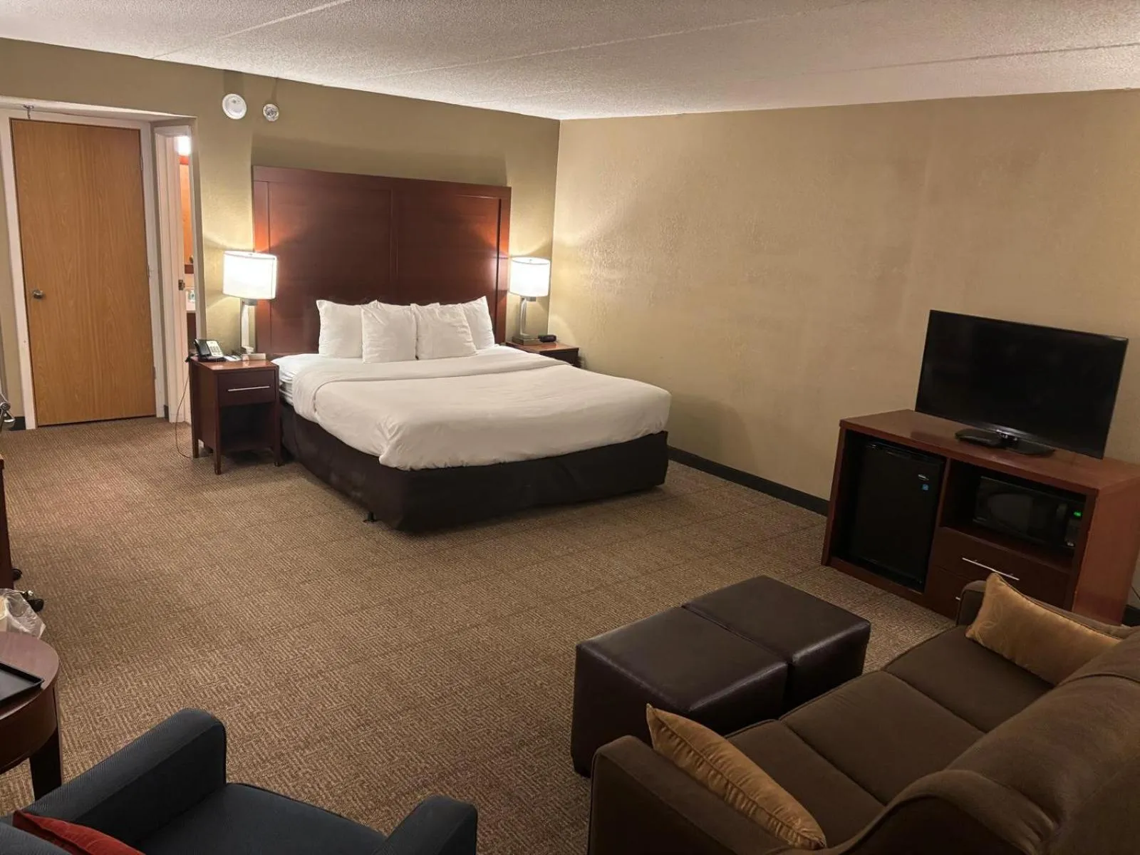 Photo of the whole room, Bed in Comfort Inn Farmington Hills - Novi-Royal oaks-Southfield-Detroit Northwest